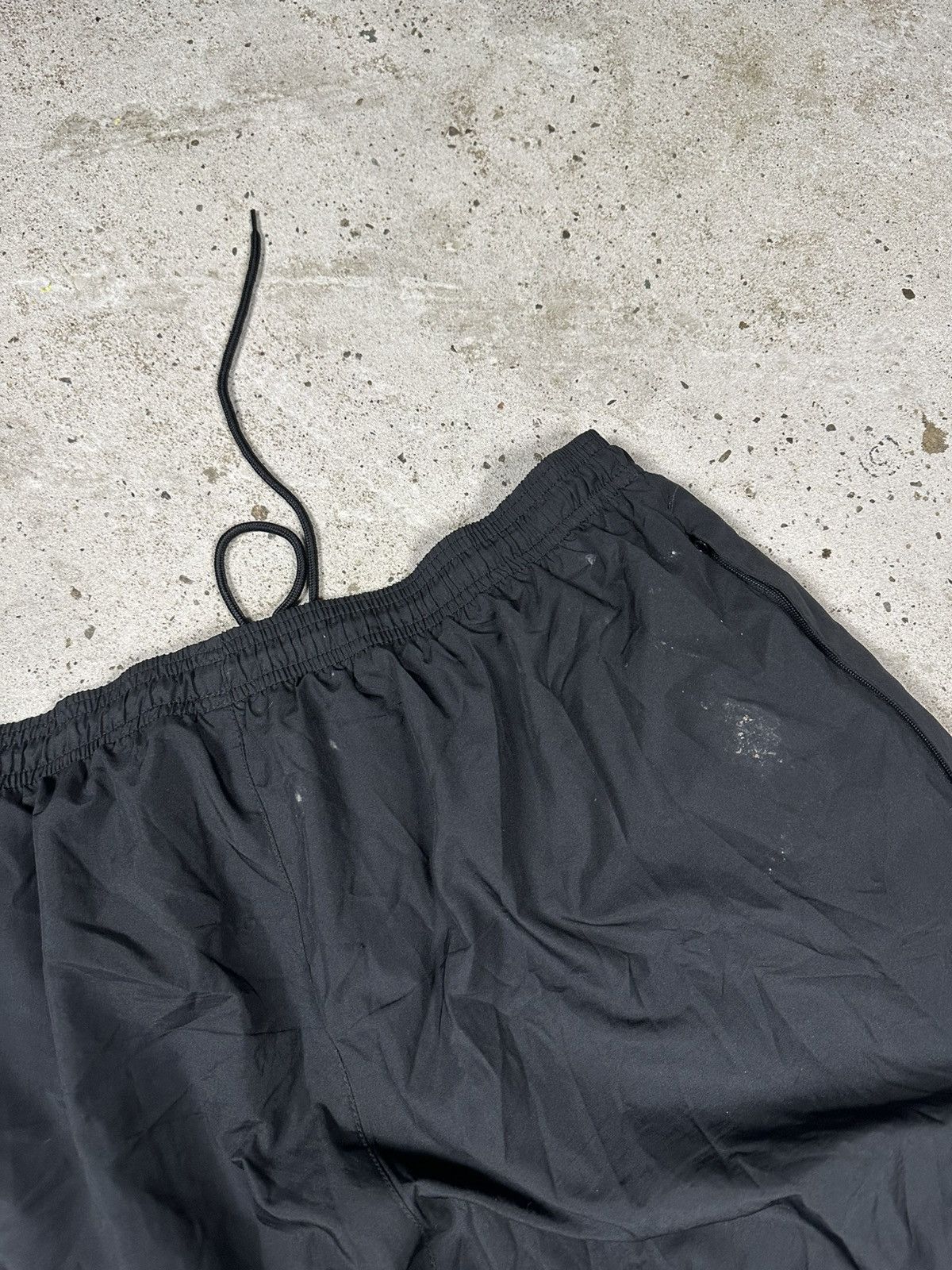 Nike Vintage Nike Black Track Pants Swoosh y2k Size US 34 / EU 50 - 14 Thumbnail