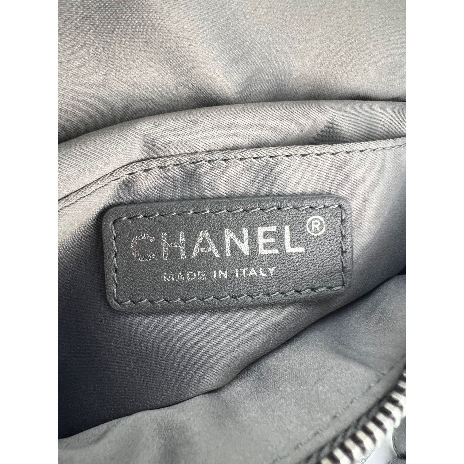 Chanel Chanel Metallic Dark Silver Calfskin Quilted Banane Fanny Pa Size ONE SIZE - 4 Thumbnail