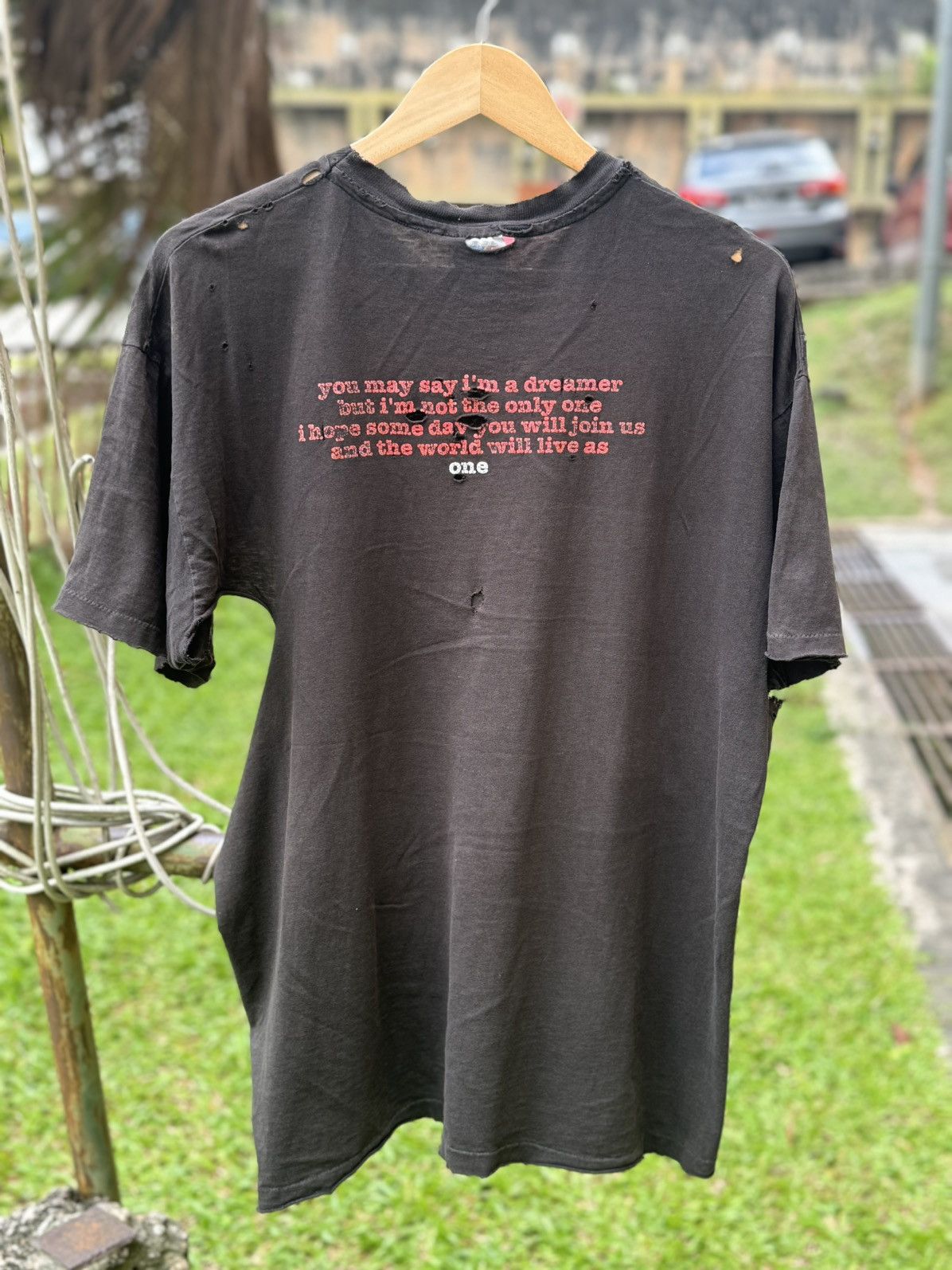 Band Tees × Fadeless × Vintage Vintage Super Thrashed 90s John Lennon Black Dreamer tees Size US XL / EU 56 / 4 - 2 Thumbnail