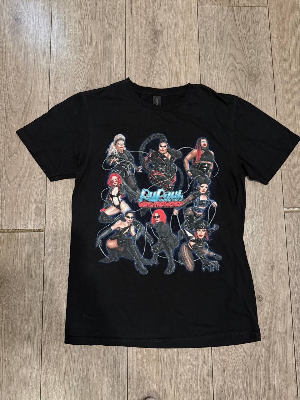 Gildan RuPaul's Drag Race 2023 The World Tour T-Shirt Size S Size US S / EU 44-46 / 1 - 1 Thumbnail
