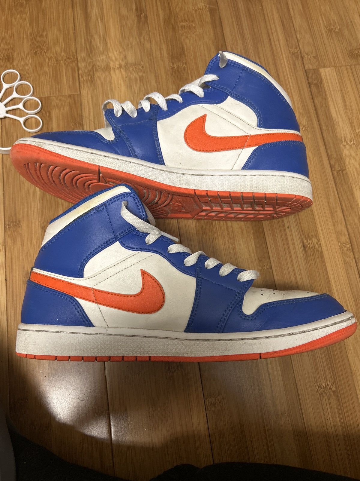 Jordan Brand Jordan 1 mid knicks Size US 10 / EU 43 - 2 Thumbnail