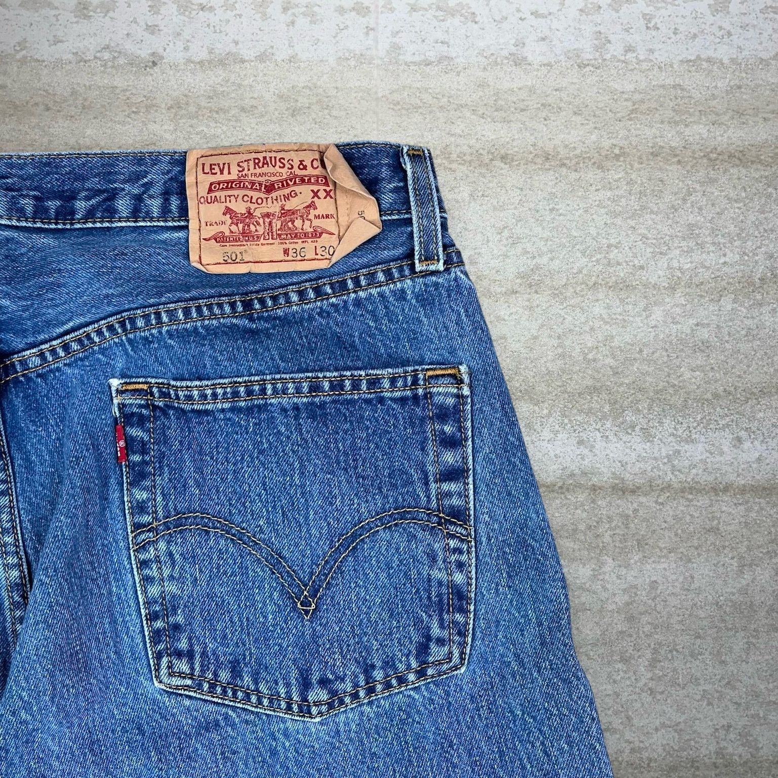 Levi's Vintage Y2K Levis Jeans 501 36x30 Straight Fit Medium Wash Size US 36 / EU 52 - 3 Thumbnail
