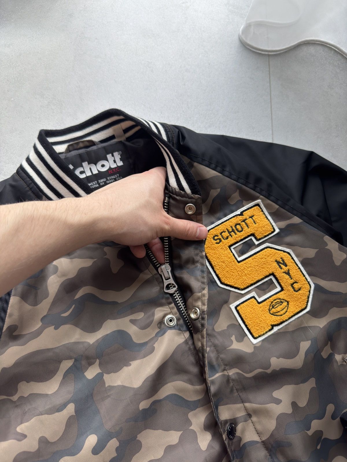 Schott × Vintage Men's Vintage SCHOTT Camouflage Bomber Jacket Tag M fits S Size US M / EU 48-50 / 2 - 5 Thumbnail