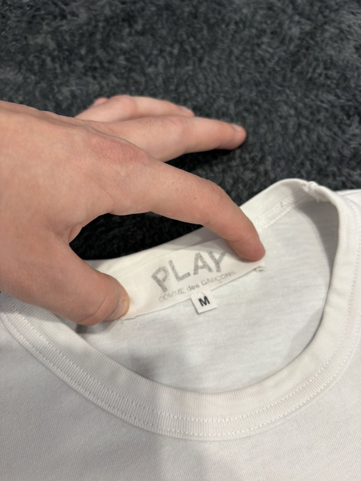 Comme des Garcons Comme Des Garcons PLAY White Tee Size US S / EU 44-46 / 1 - 3 Thumbnail