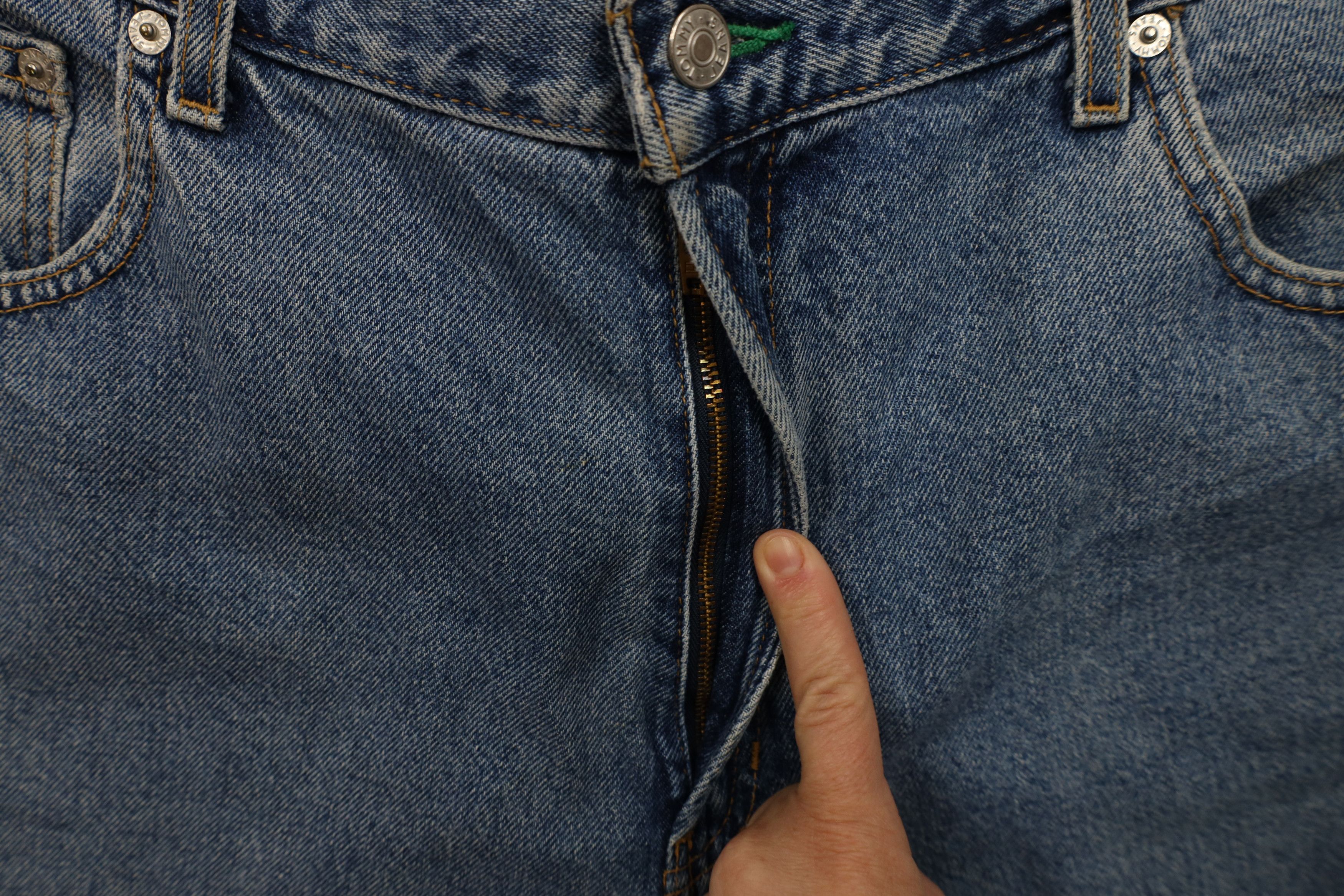 Tommy Hilfiger × Vintage Vintage 90s Tommy Hilfiger Baggy Wide Leg Denim Jeans Blue Size US 38 / EU 54 - 9 Thumbnail