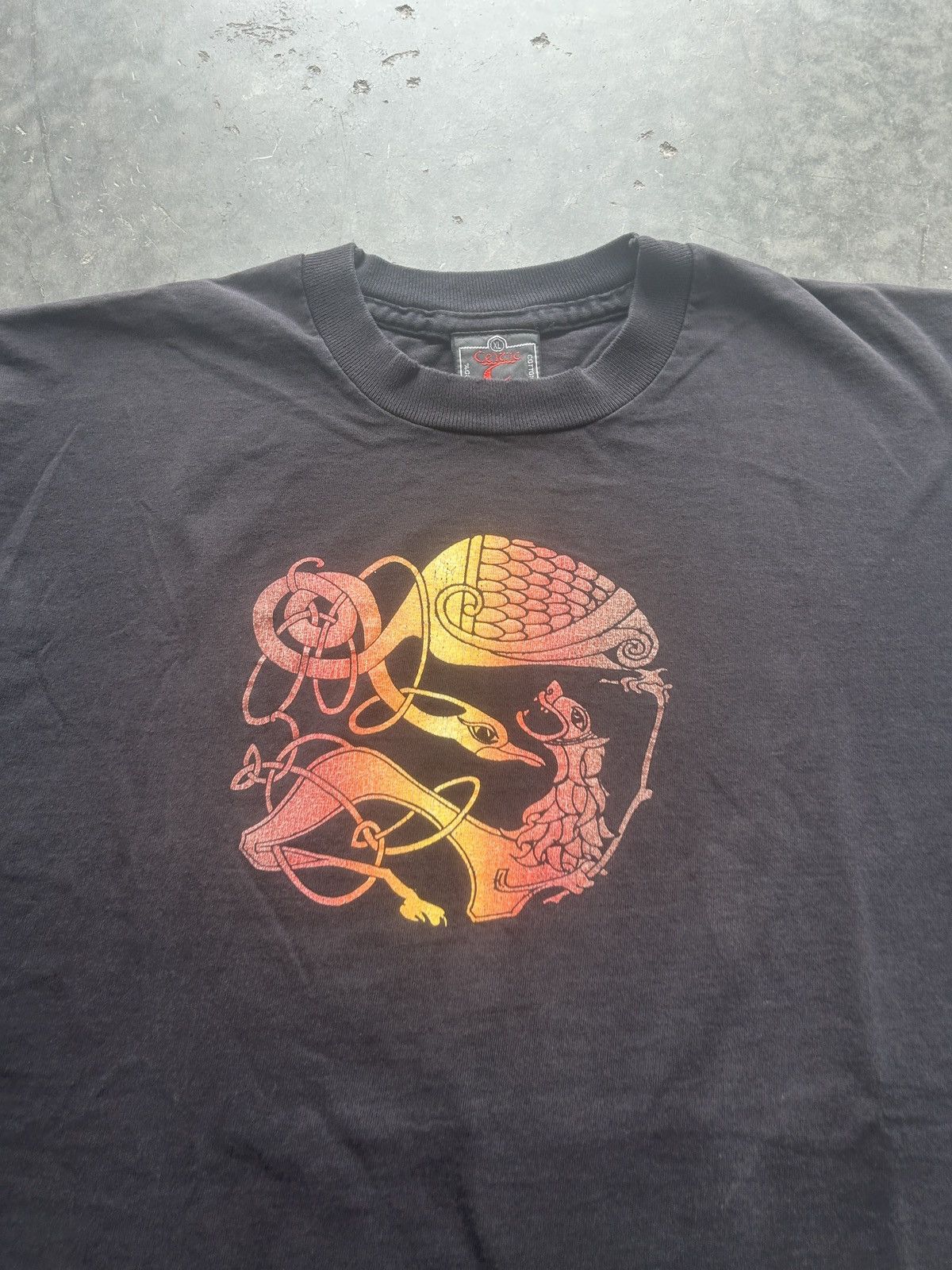 Vintage Vintage 90s Celtic Style Graphic Tee Single Stitch Size US XL / EU 56 / 4 - 2 Thumbnail