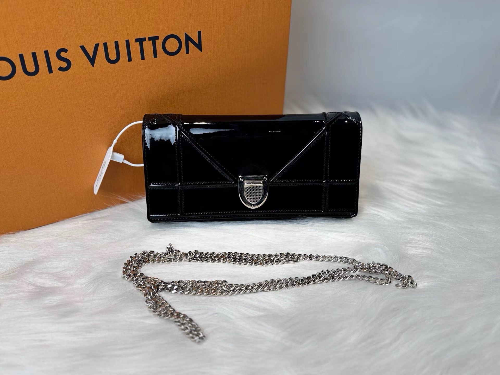 Dior Dior Diorama Shield WOC Patent Leather Crossbody Bag K36 Size ONE SIZE - 8 Thumbnail