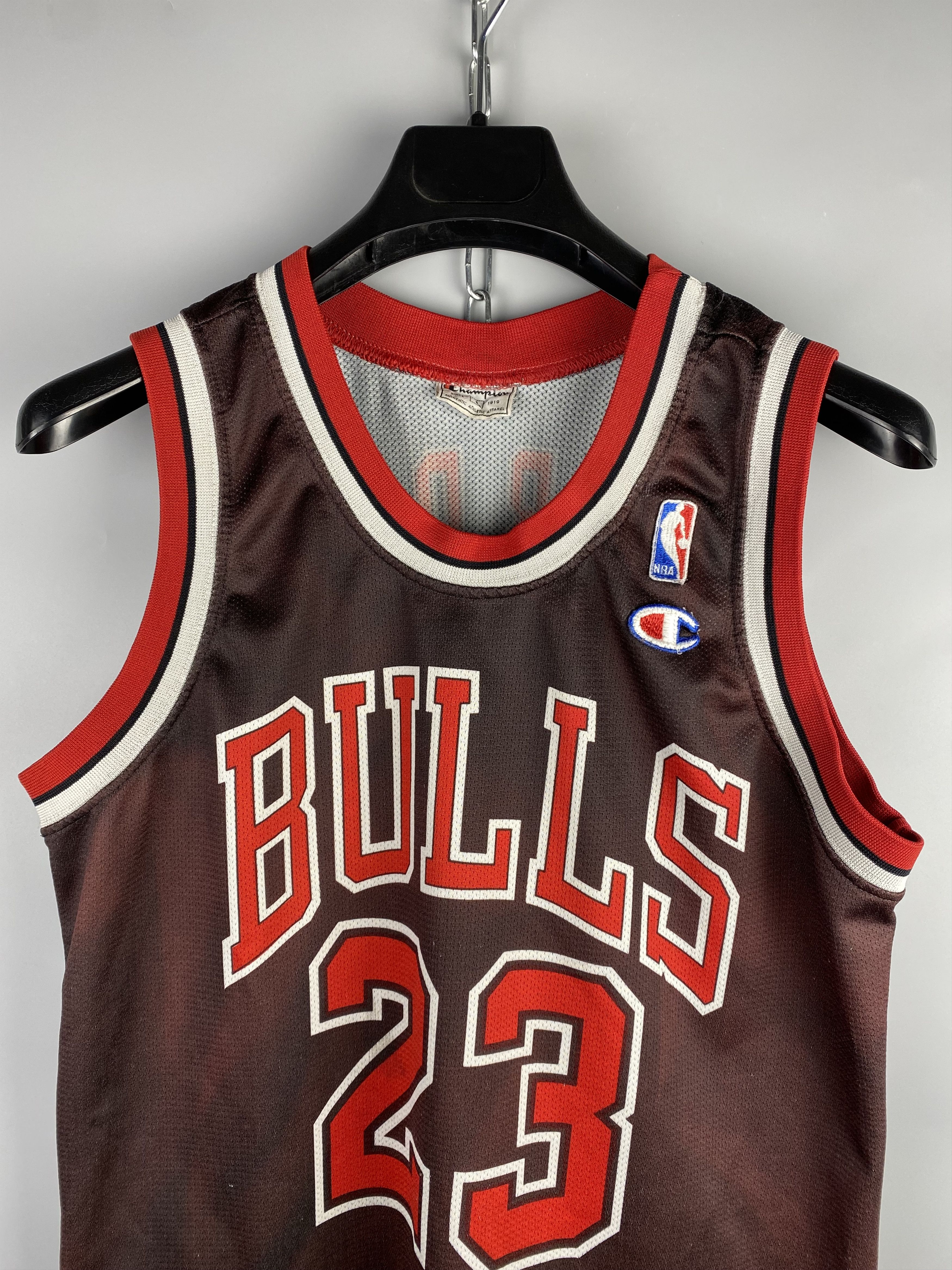 NBA Vintage Champion Bulls Rare 23 Jordan Basketball Shirt Size US S / EU 44-46 / 1 - 3 Thumbnail