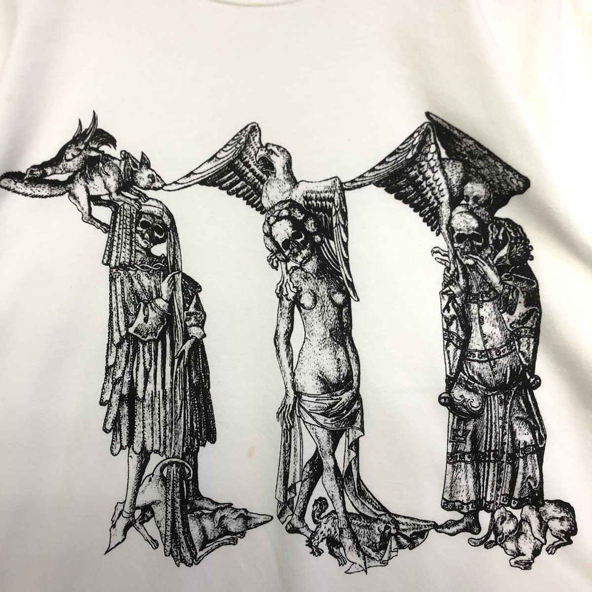 Japanese Brand MAZE Gothic Skull Ilustration Art Graphic Tshirt Size US L / EU 52-54 / 3 - 3 Thumbnail