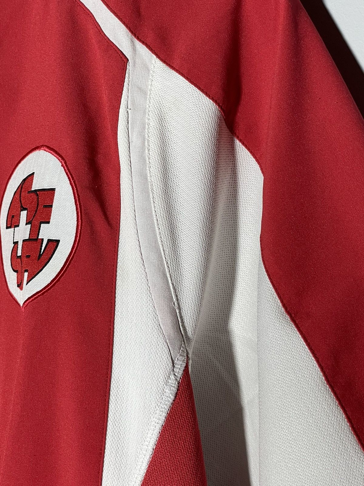 Puma × Vintage National Team Switzerland Puma 2004 Vintage Football Shirt Size US L / EU 52-54 / 3 - 9 Thumbnail