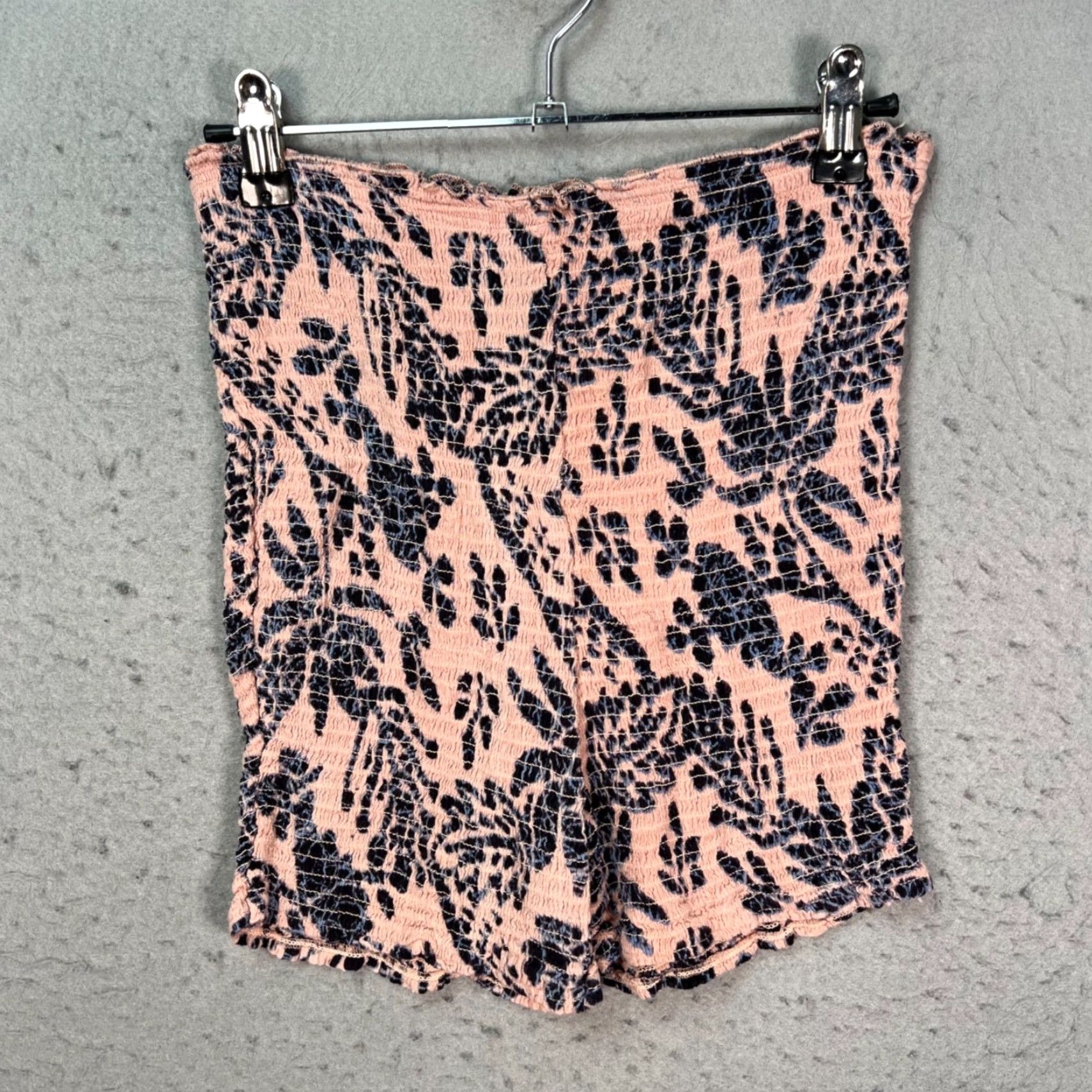 Free People Free People Womens Small Pink & Black Textured Smocked Shorts 100% Viscose Summer Beach Shorties True Vintage No Size 28" / US 6 / IT 42 - 2 Thumbnail
