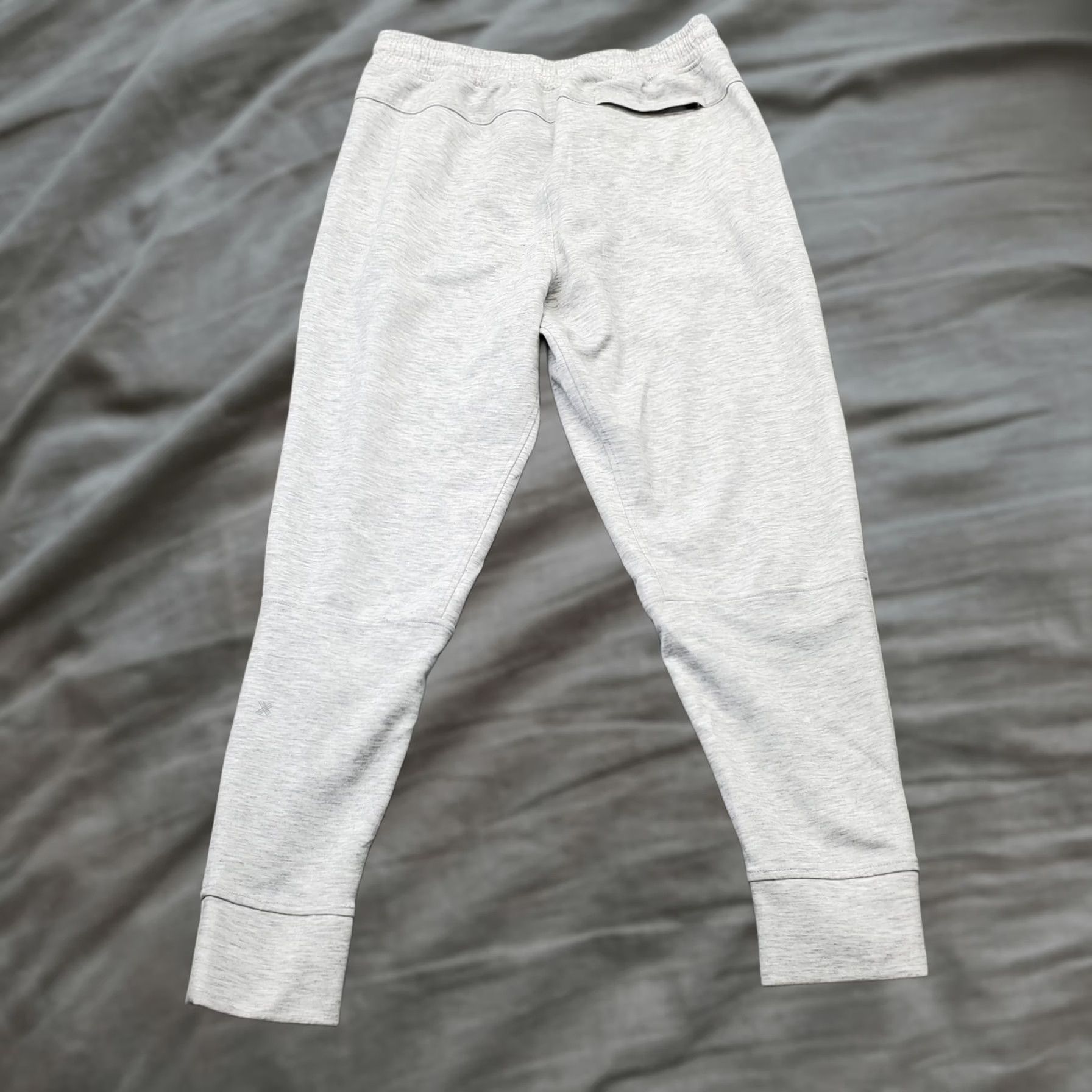 Kenneth Cole Kenneth Cole Sweatpants Womens Large Gray Athletic Fit Tapered Drawstring UPF 40+ Sweatpants Women L Gray Athletic Fit Tapered Drawstring UPF40+ Size 36" / US 14 / IT 50 - 1 Thumbnail