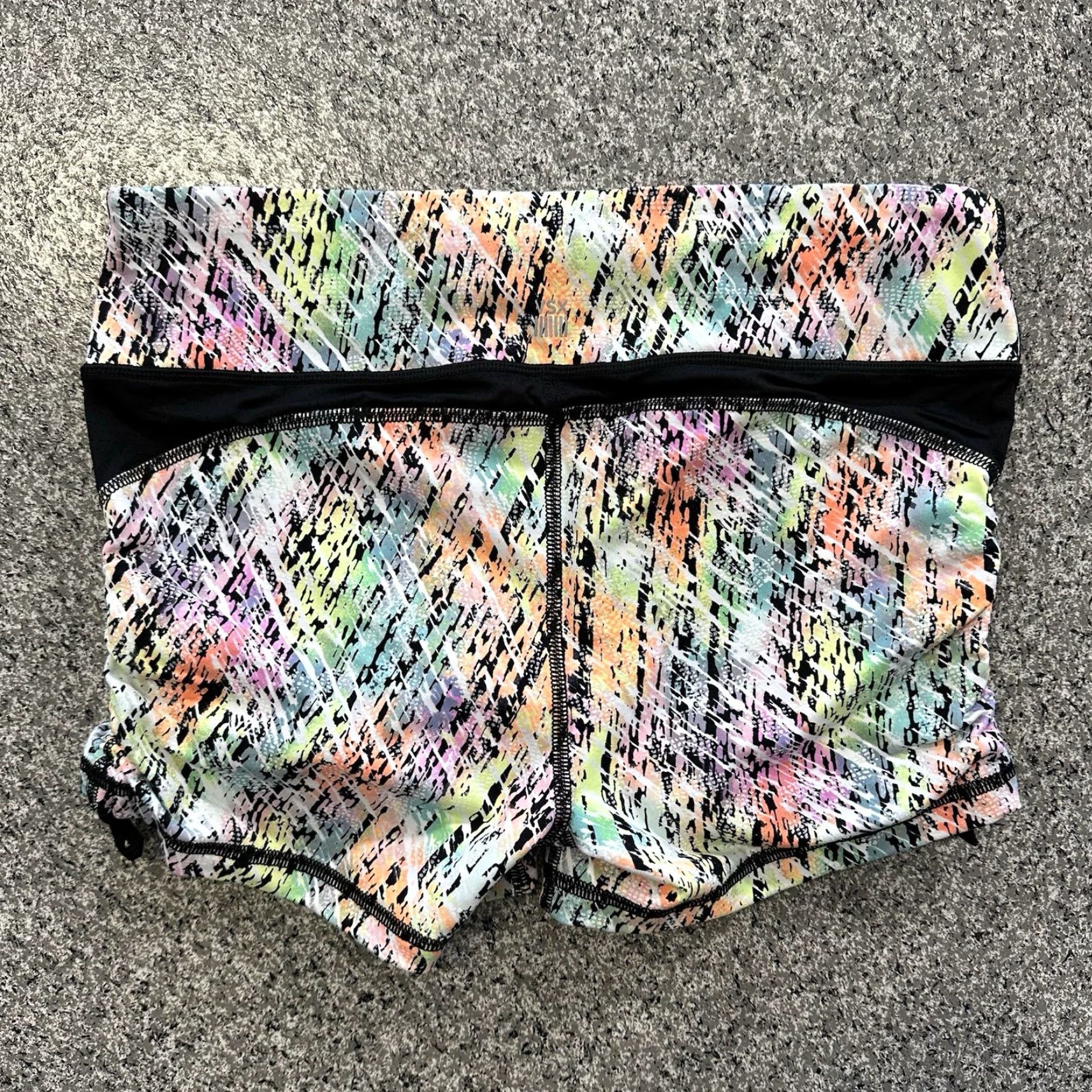 Victoria's Secret Victoria's Secret VSX Shorts Athletic Mens? Womens M Multicolor Spandex Short Size 32" / US 10 / IT 46 - 3 Thumbnail
