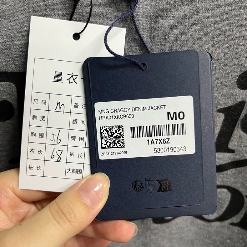 Louis Vuitton Louis Vuitton Co-branded casual pullover sweatshirt Size US M / EU 48-50 / 2 - 2 Thumbnail