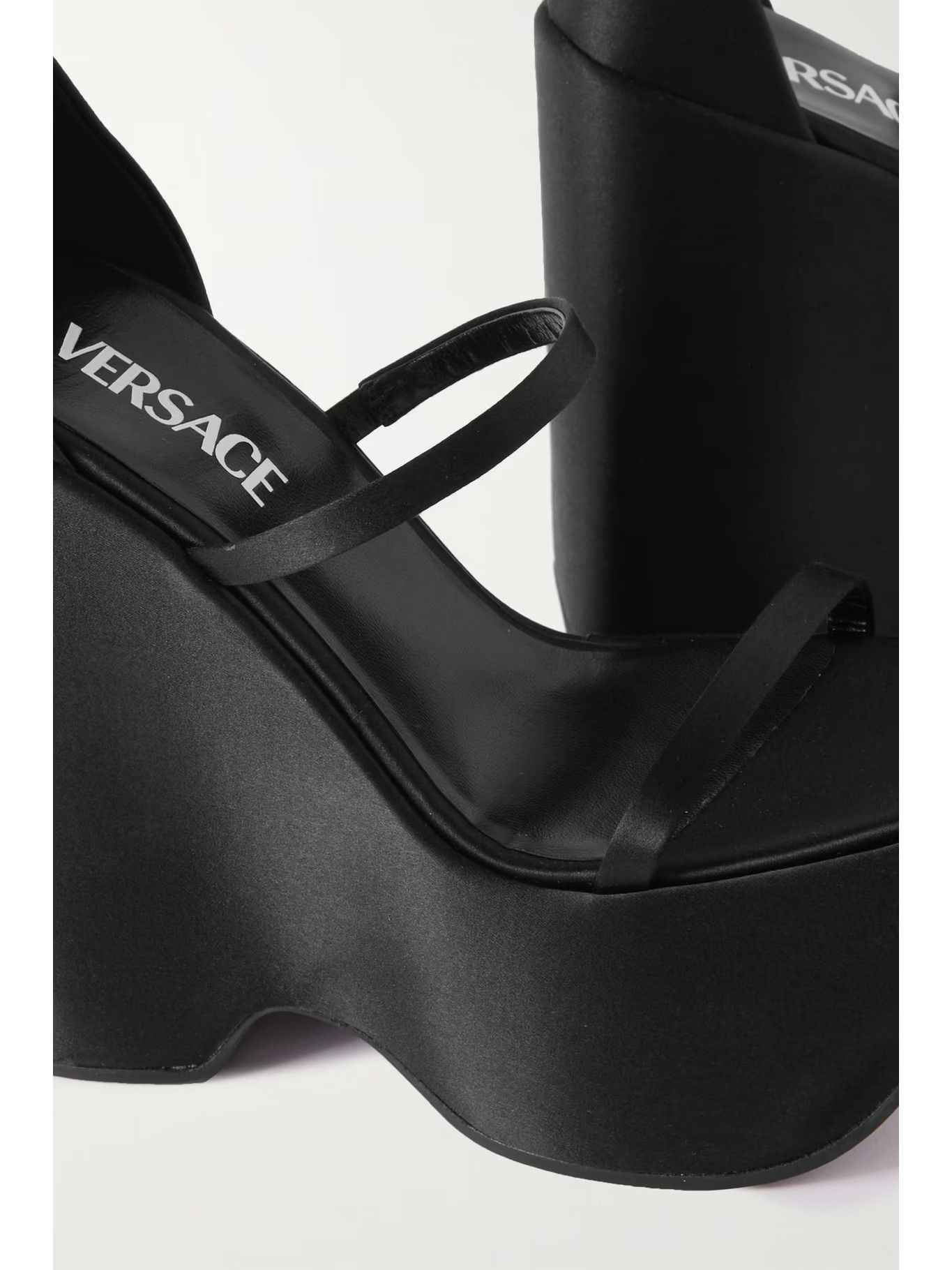 Versace o1y0226 Sandals in Black Size US 10 / IT 40 - 3 Thumbnail