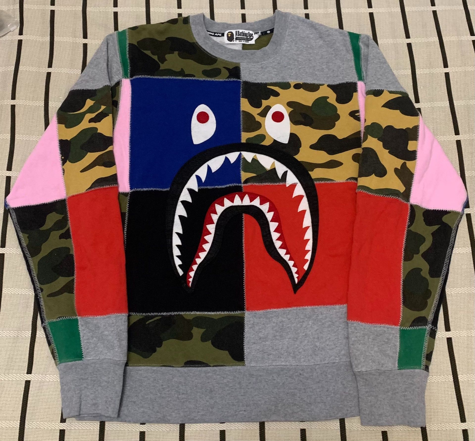 Bape Bape Shark Camo Multi Hoodie M Men Size US M / EU 48-50 / 2 - 1 Thumbnail