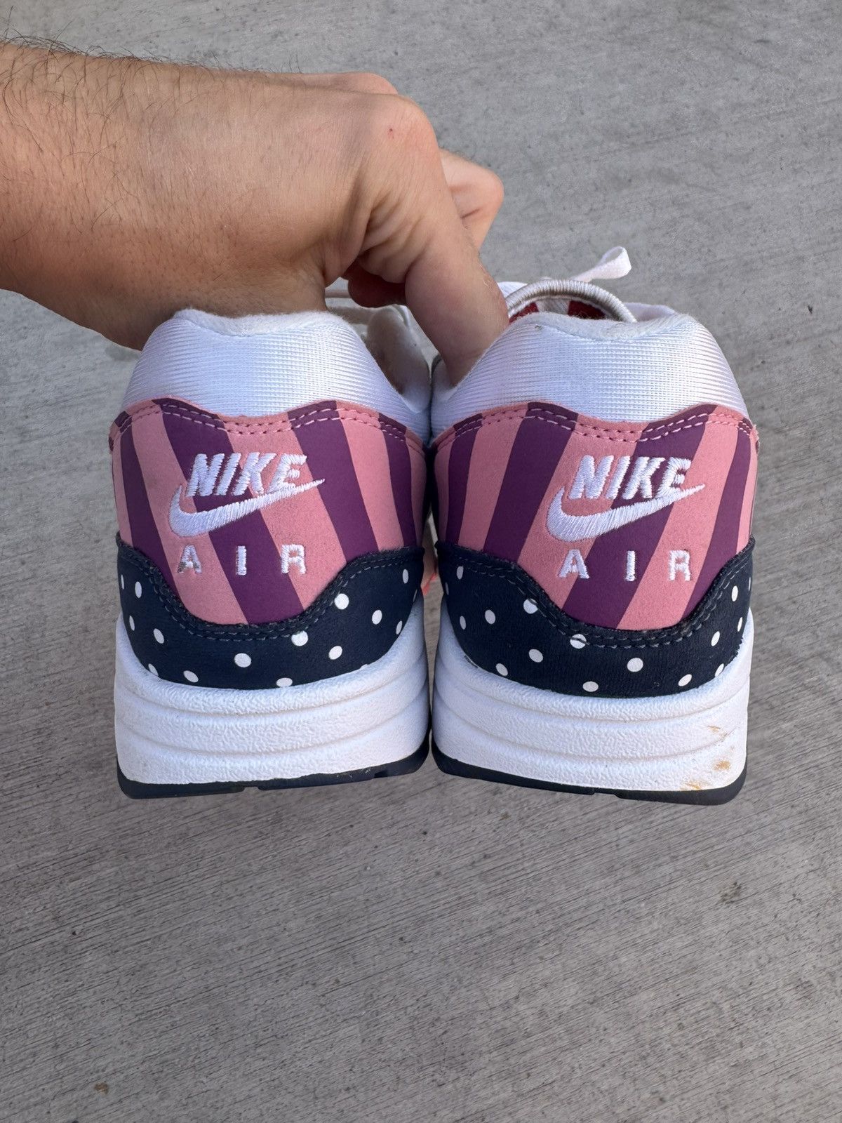 Nike NIKE AIR MAX 1 PARRA SIZE 10 WHITE MULTI COLOR USA Size US 10 / EU 43 - 4 Thumbnail