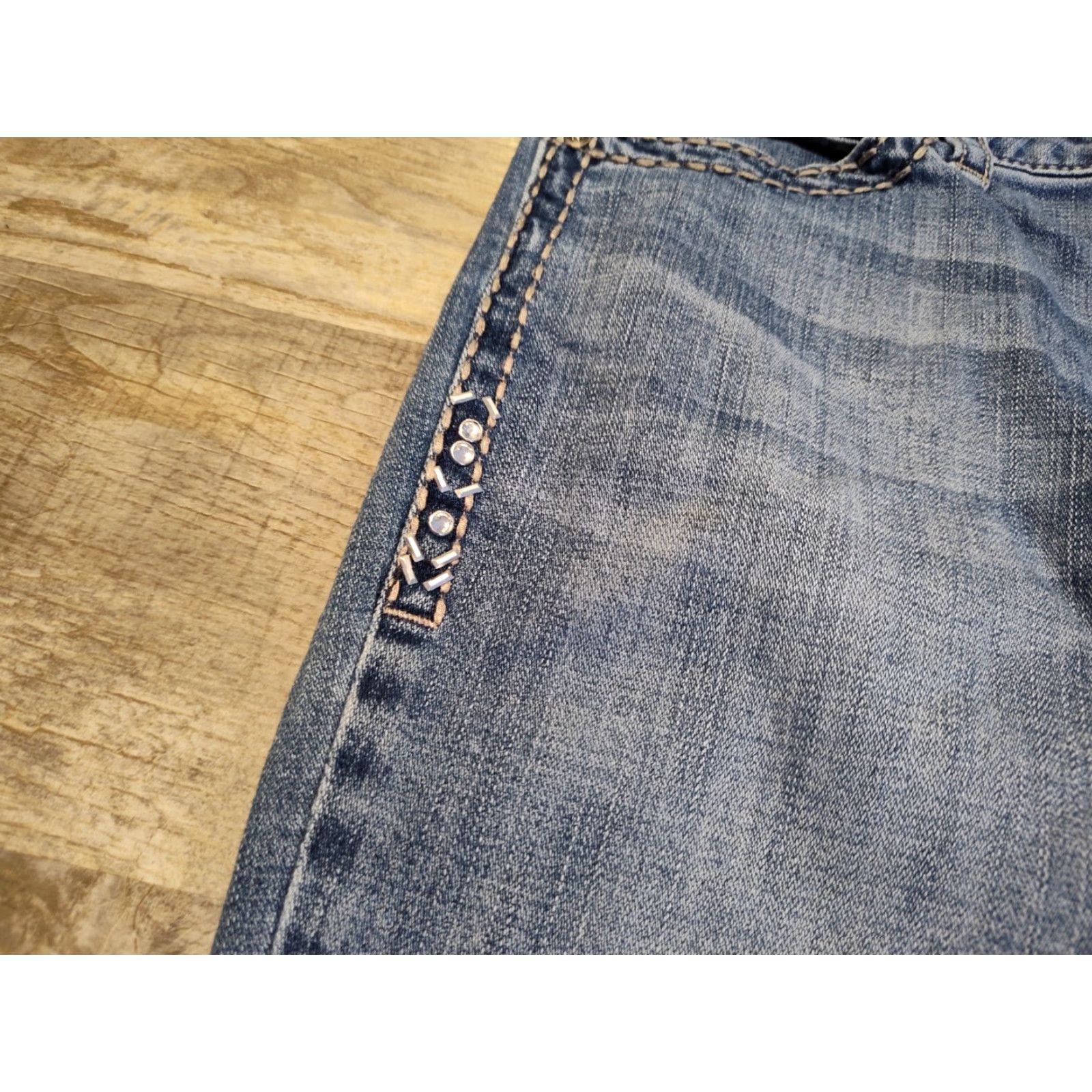 Wrangler Wrangler Jeans Womens Boot Cut Low Rise Rock 47 Bedazzled Denim Stretch 32x29 Size 24" / US 00 / IT 34 - 6 Thumbnail
