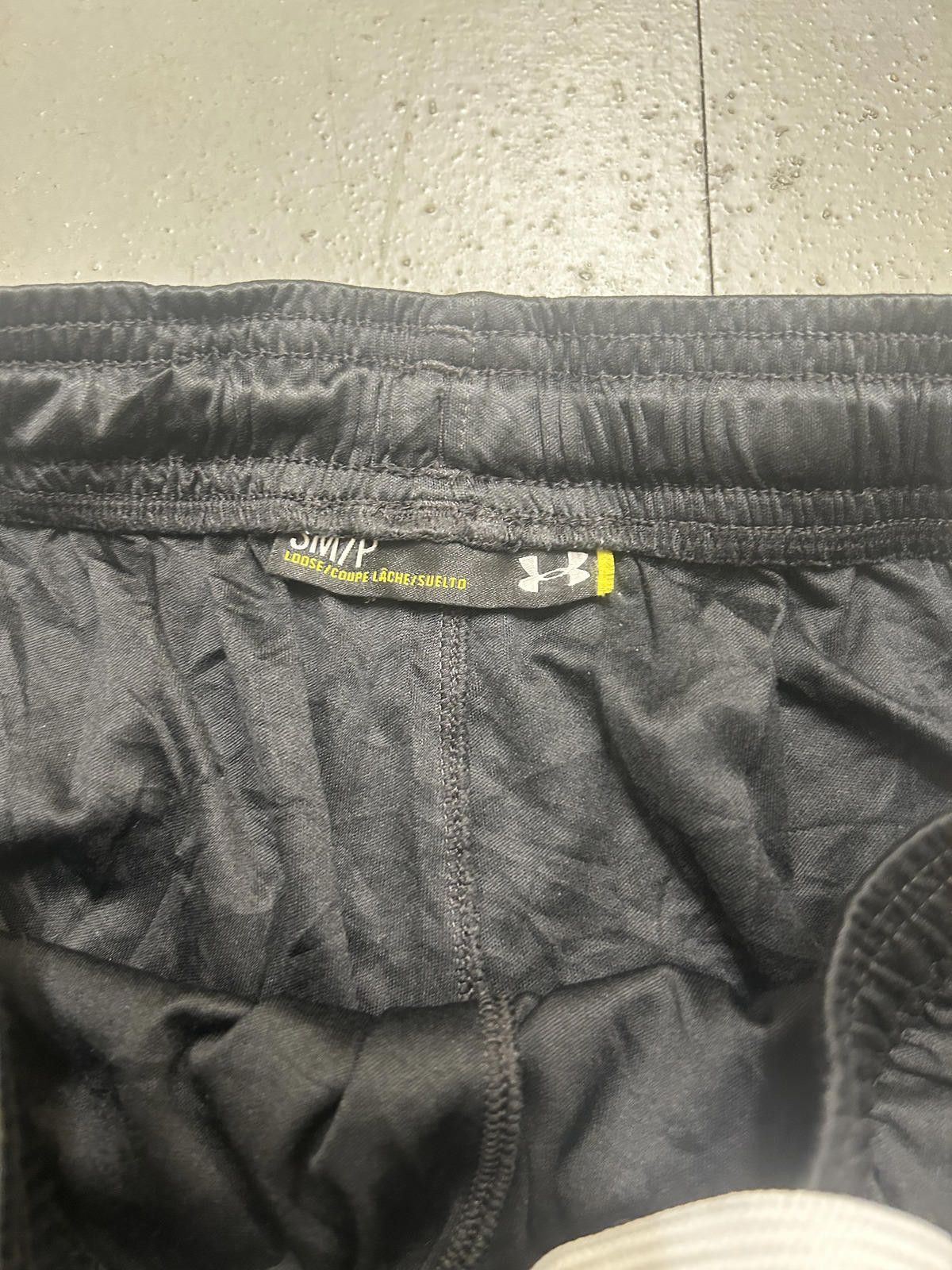Under Armour Under Armour Men's Training Shorts - Black & White Size US 30 / EU 46 - 3 Thumbnail