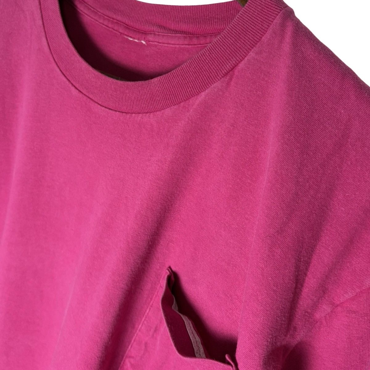 Other Vintage 80s Hanes Hot Pink Selvedge Pocket T Shirt Cropped L Size US L / EU 52-54 / 3 - 3 Thumbnail