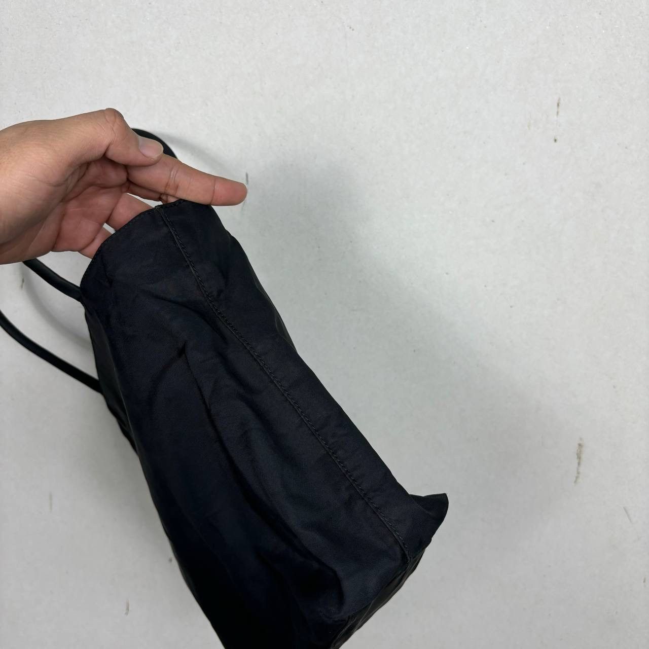 Prada Prada Tessuto Vintage 90s Nylon Tote Bag Black Authentic Size ONE SIZE - 6 Thumbnail
