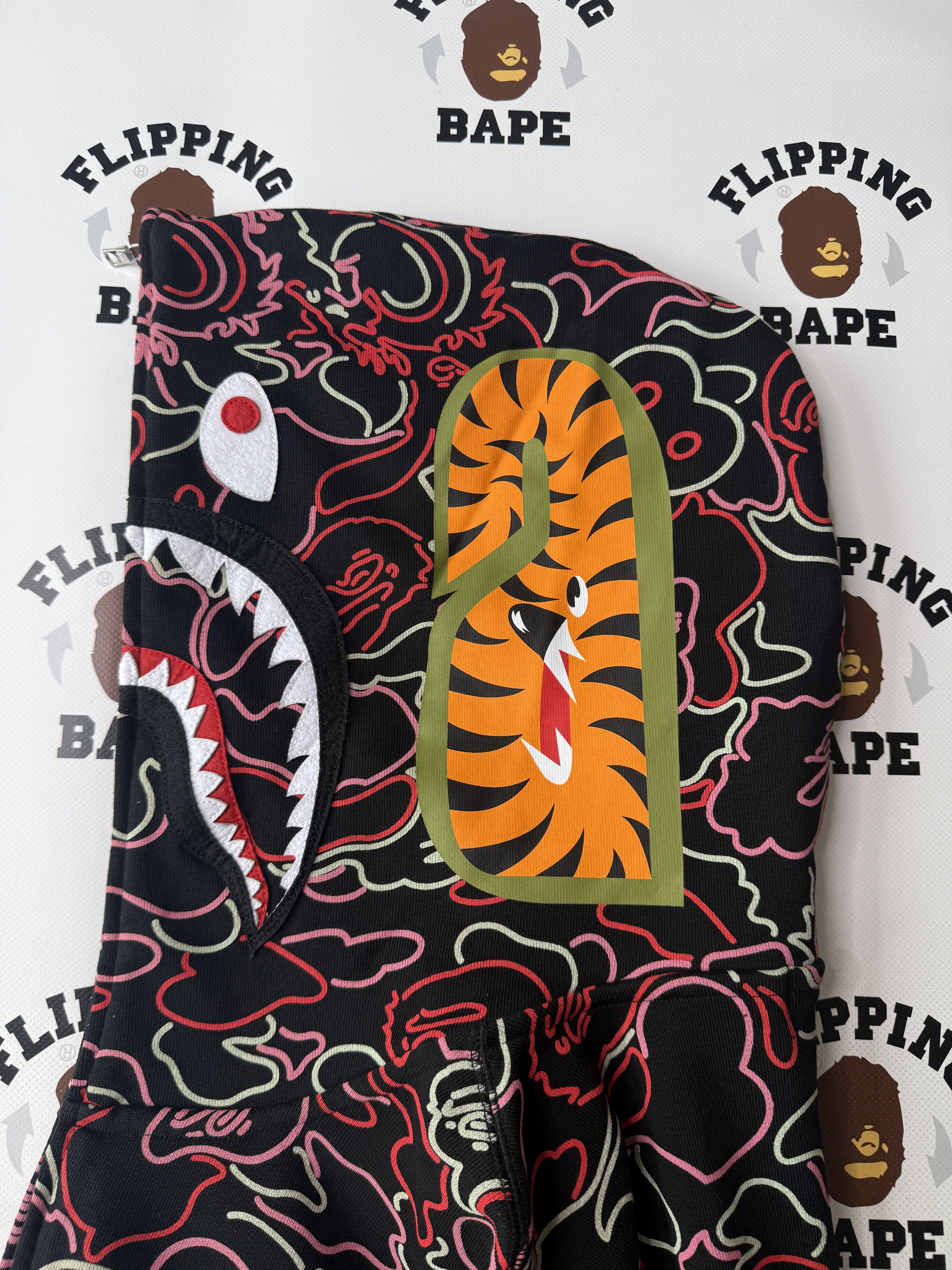 Bape BAPE X 88RISING GLOW IN THE DARK CAMO SHARK FULL ZIP HOODIE Size US M / EU 48-50 / 2 - 7 Thumbnail