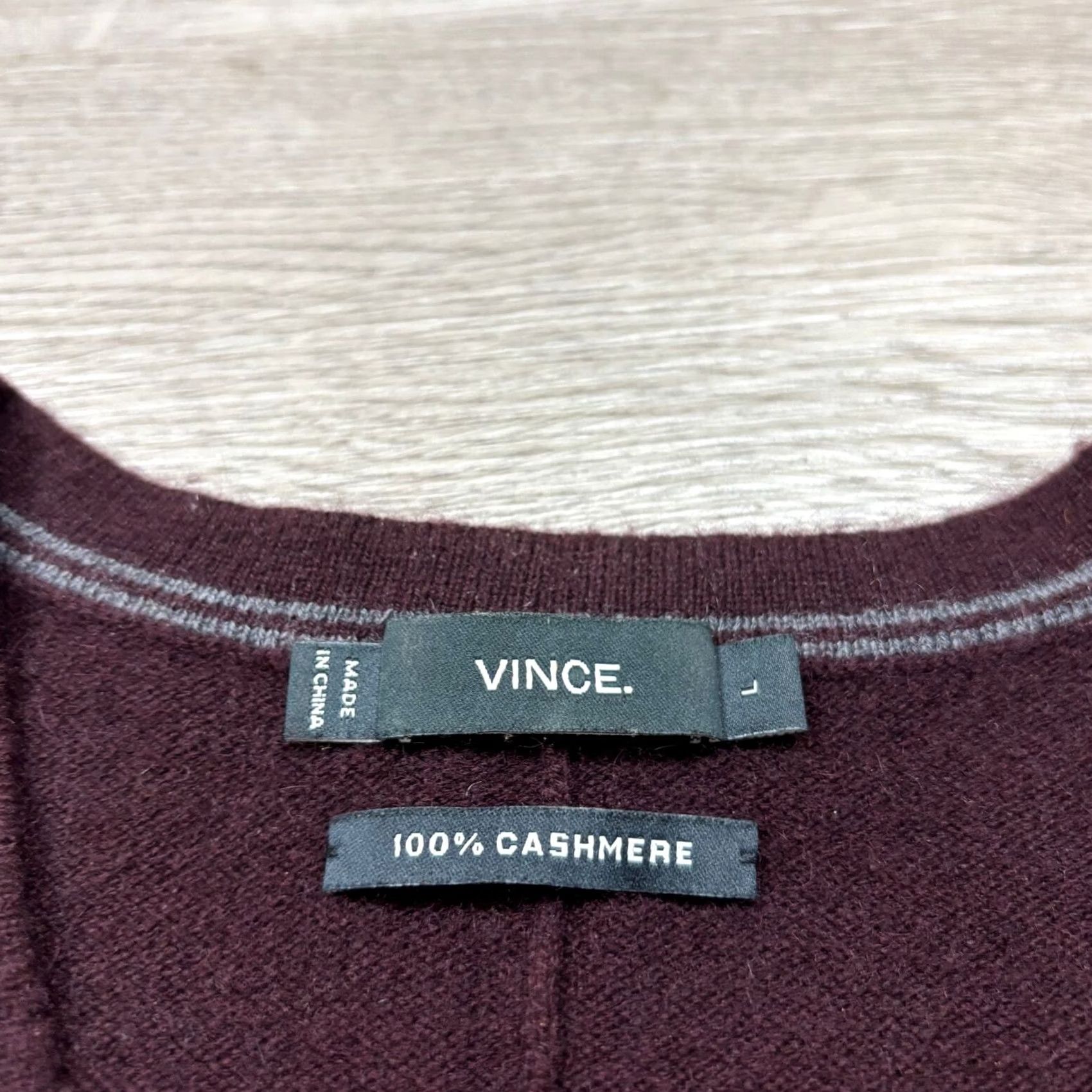 Vince Vince. 100% Cashmere V Neck Sweater Large Preppy Minimalist Men's Size US L / EU 52-54 / 3 - 4 Thumbnail