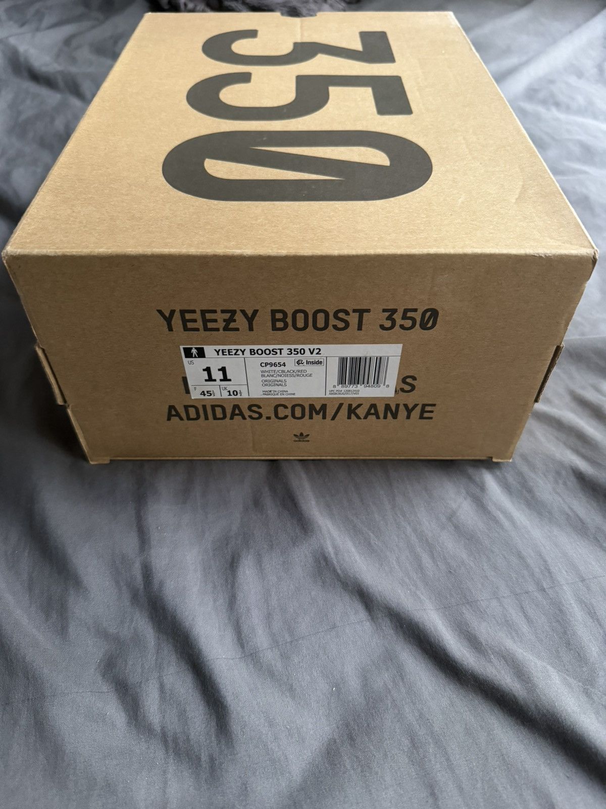 Yeezy Yeezy Boost 350 V2 Zebra Size US 11 / EU 44 - 9 Thumbnail