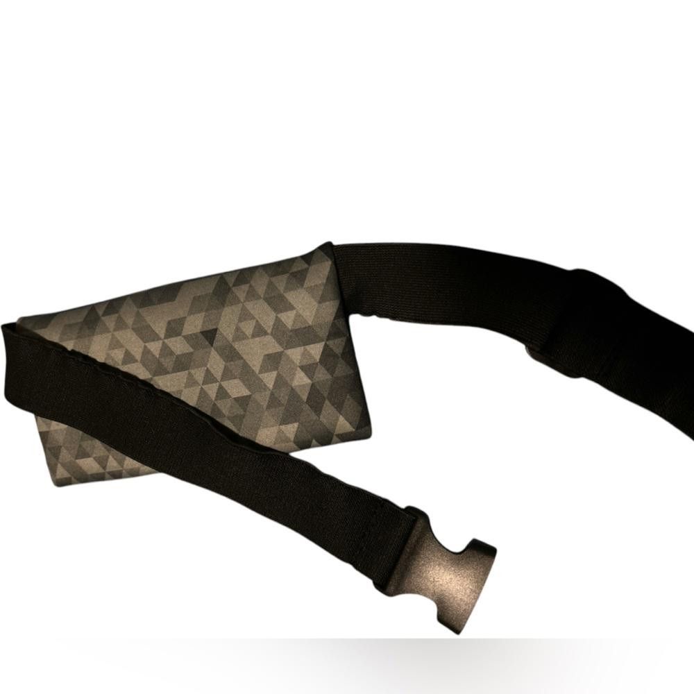 Designer Grey Geometric Fanny Pack Size ONE SIZE - 4 Thumbnail
