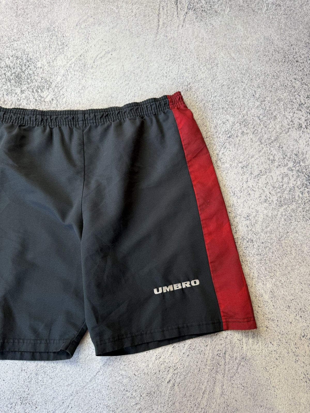 Umbro MANCHESTER UNITED 1996 FOOTBALL SOCCER SHORTS HOME UMBRO Size US 34 / EU 50 - 3 Thumbnail