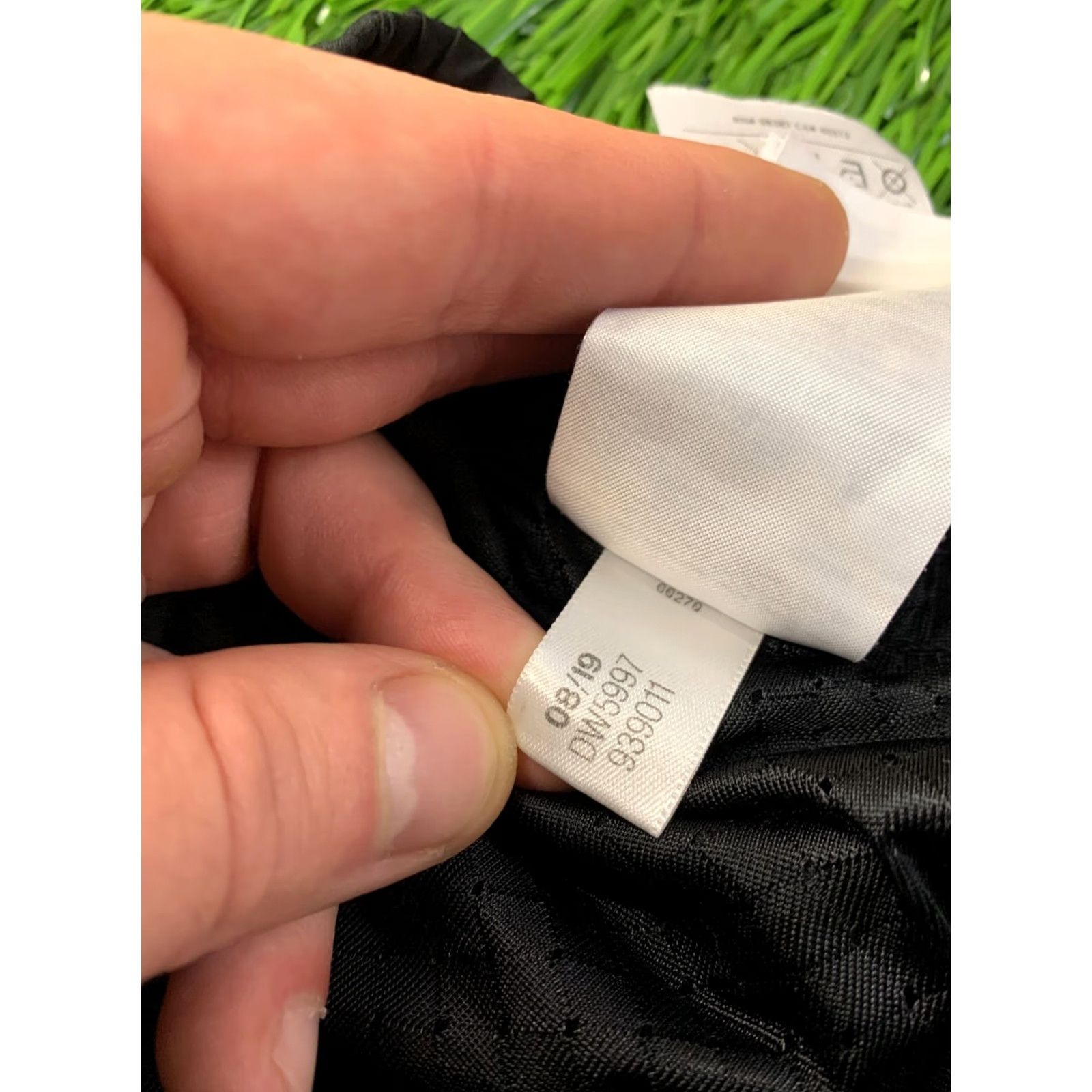 Adidas ADIDAS PERFORMANCE ORIGINAL 2019 MEN RUN SPORT TRAINING SHORTS M Black and White Training Mens Shorts Size US 31 - 5 Thumbnail