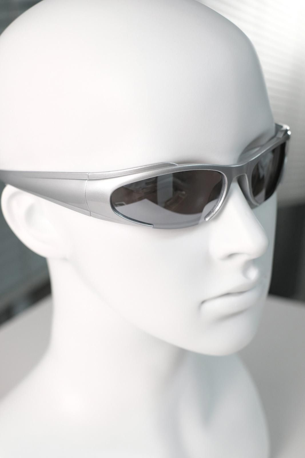 Other Rare Y2k Vtg Futuristic Cat Eye Sliver Sunglasses Unisex OS Size ONE SIZE - 2 Thumbnail