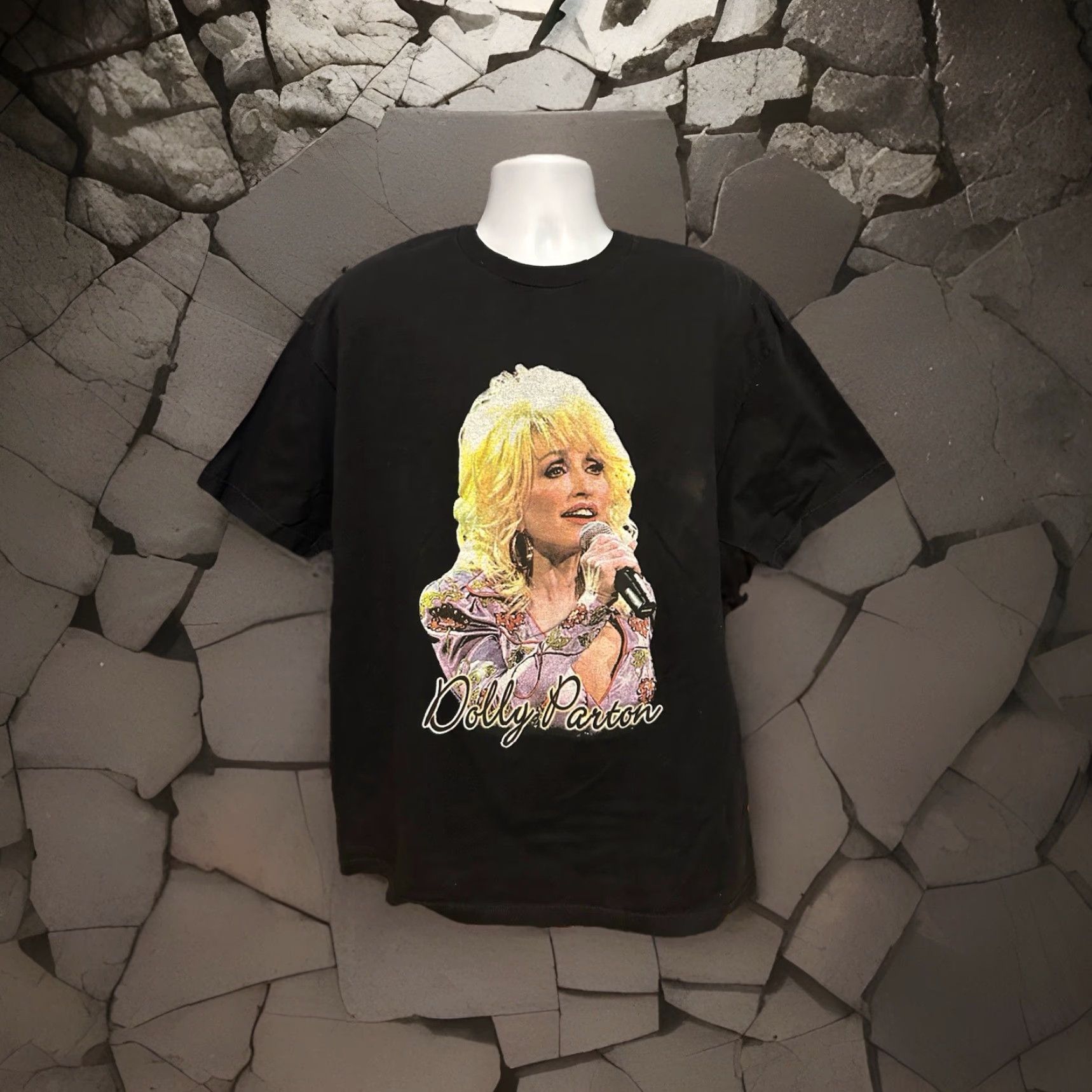 AAA VINTAGE Dolly Parton Shirt Men XL Black Short Sleeve AAA Logo Graphic Parton 2004 Live In Convert T-Shirt Size US XL / EU 56 / 4 - 3 Thumbnail