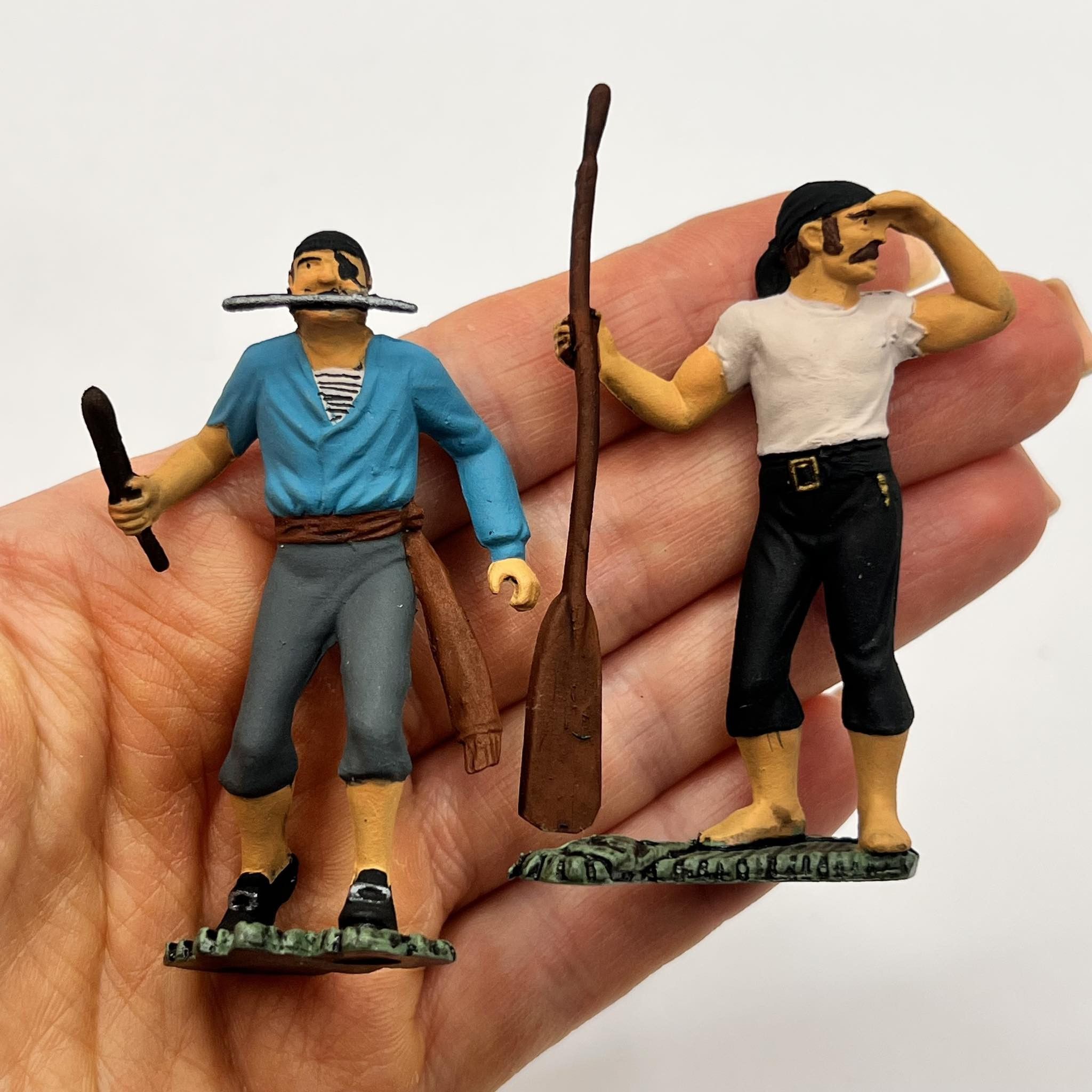 Vintage Vintage Soviet Plastic Character Toy Set 8 Soldiers Pirates Size ONE SIZE - 6 Thumbnail