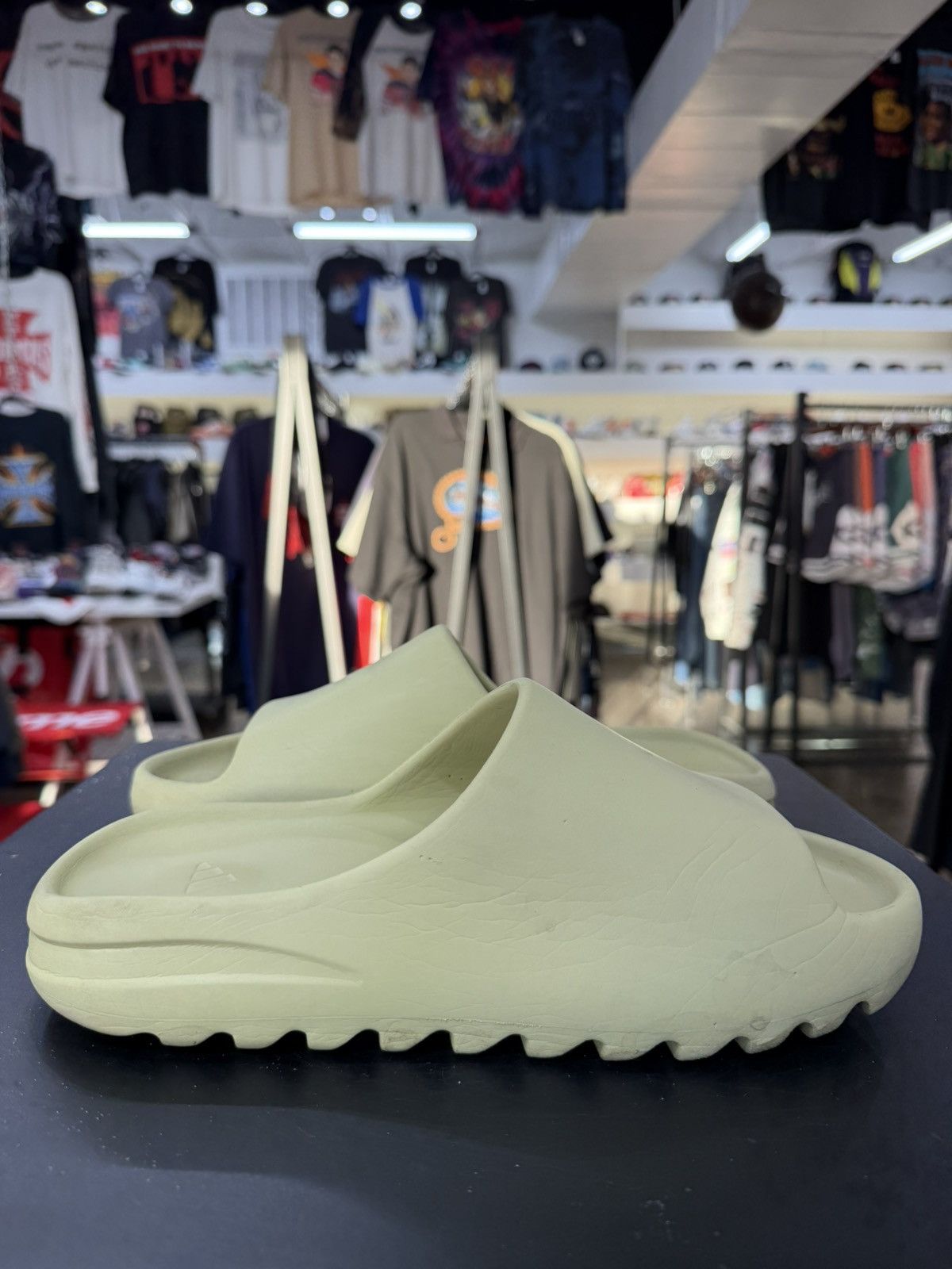 Yeezy Adidas Yeezy Slide Resin Size 9 Size US 9 / EU 42 - 3 Thumbnail