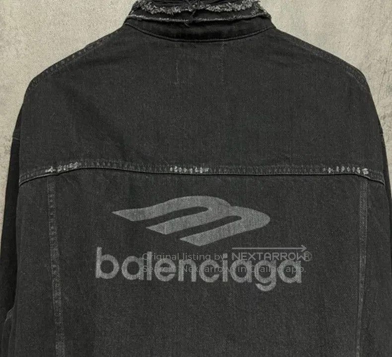 Balenciaga Balenciaga Distressed 3B Logo Denim Jacket. Size US S / EU 44-46 / 1 - 2 Thumbnail
