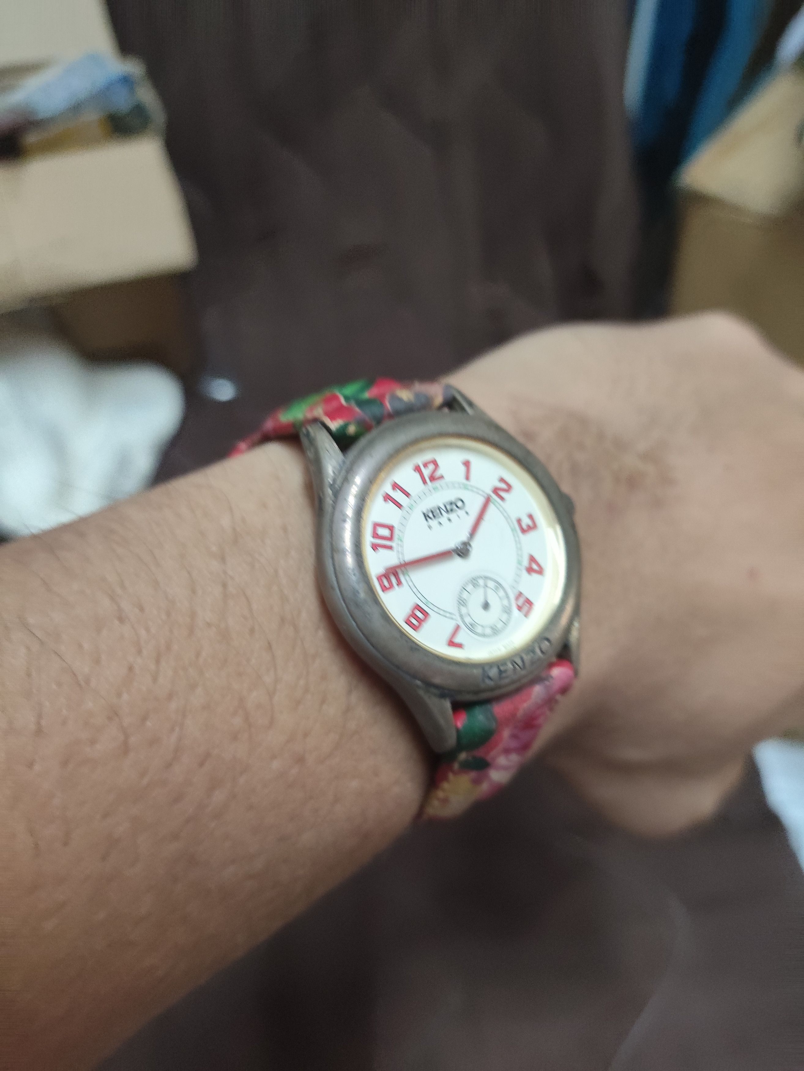 Designer Vintage KENZO JAPAN WATCH Authentic Item (Floral Design) Size ONE SIZE - 7 Thumbnail