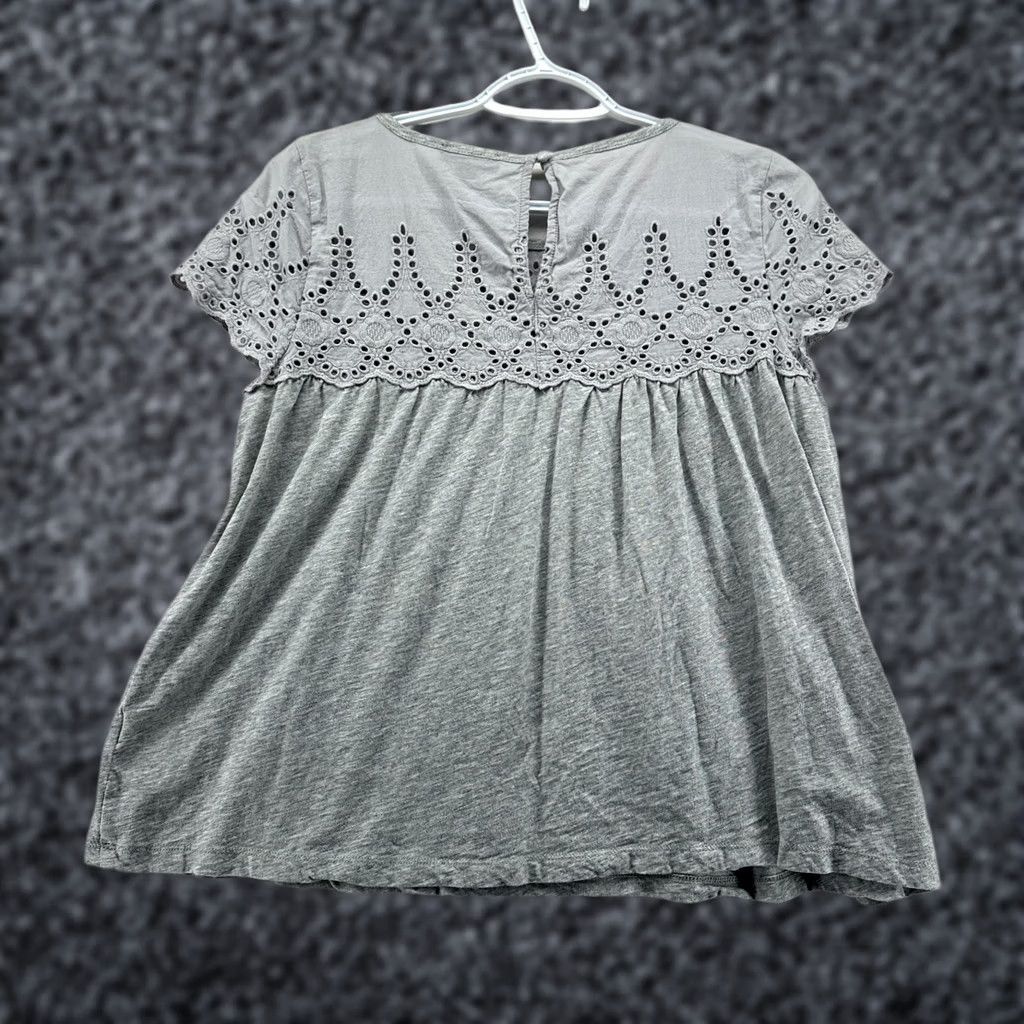 J.Crew J. Crew Blouse Top Gray Women's S Short Sleeve Heather Keyhole Back Button Lightweight Casual Solid Pattern Regular Fit Size S / US 4 / IT 40 - 1 Thumbnail