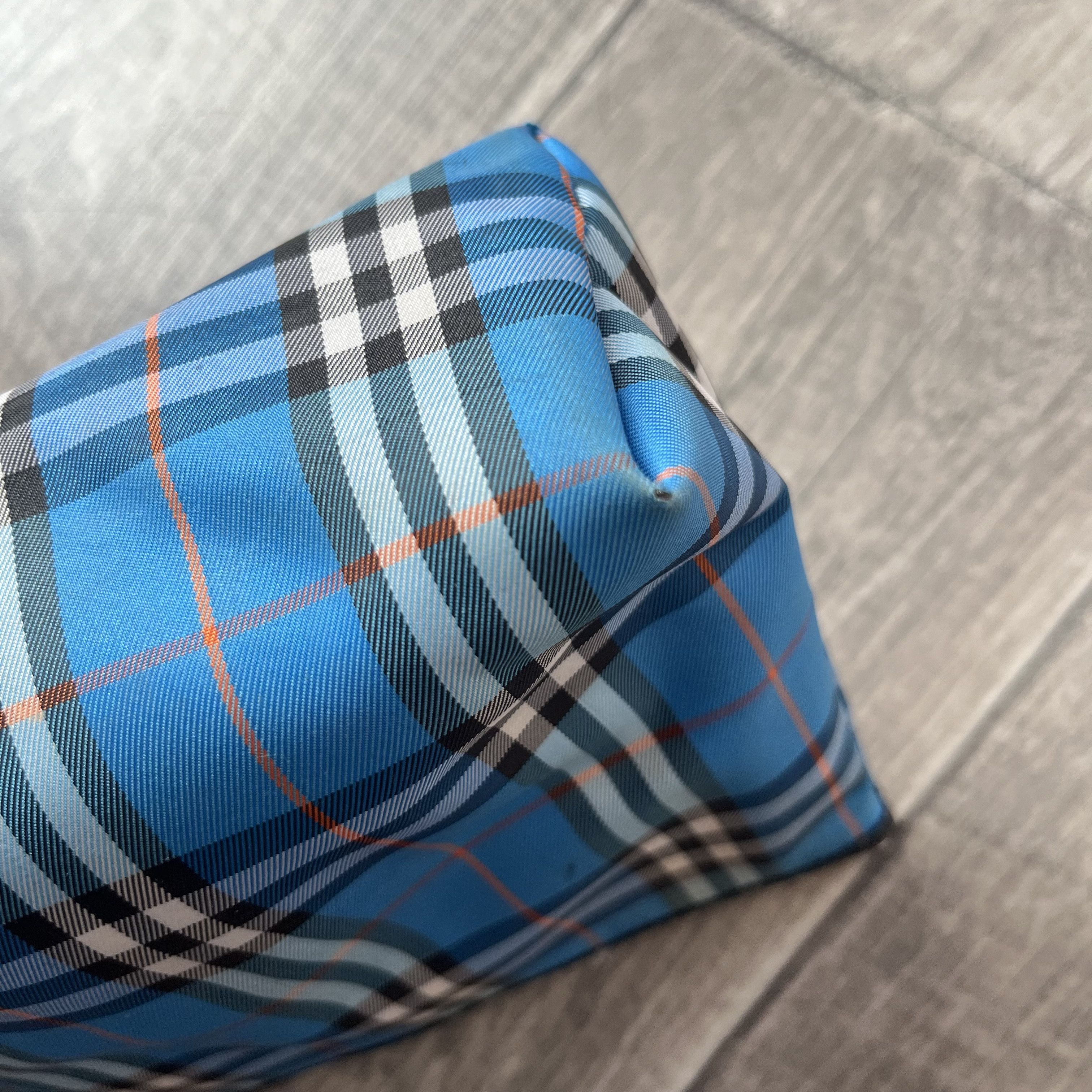 Burberry Burberry Nova Check Cosmetic Pouch Makeup Bag Travel Clutch Size ONE SIZE - 3 Thumbnail
