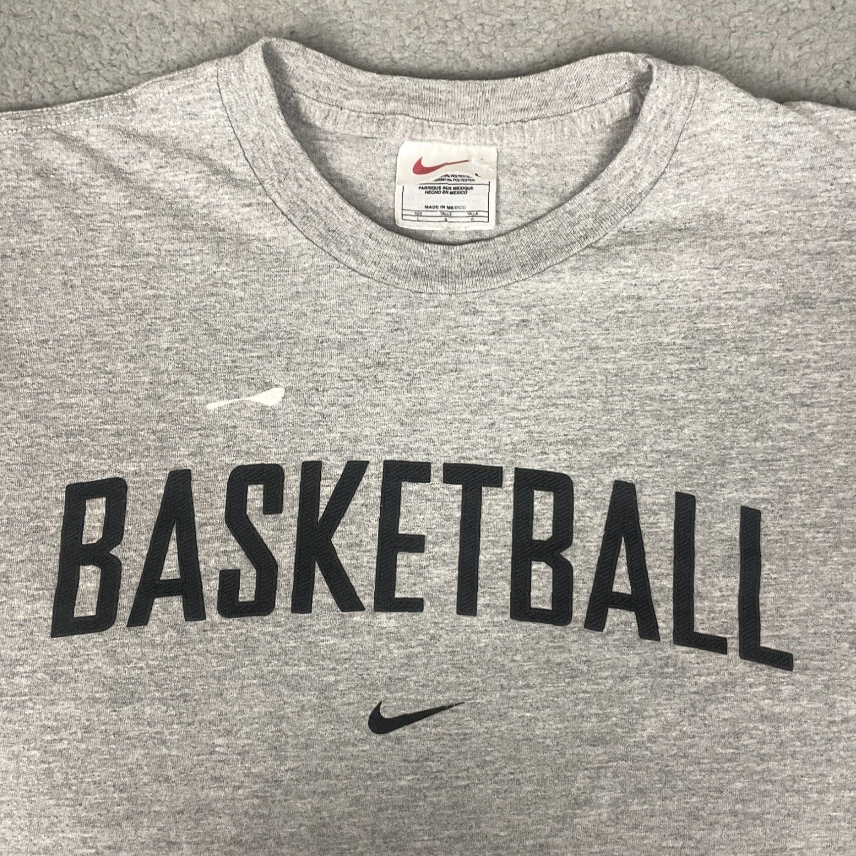 Nike VINTAGE Nike Basketball Tshirt Adult L Grey Distressed Spellout Swoosh Vtg L Mens 90s Size US L / EU 52-54 / 3 - 2 Thumbnail