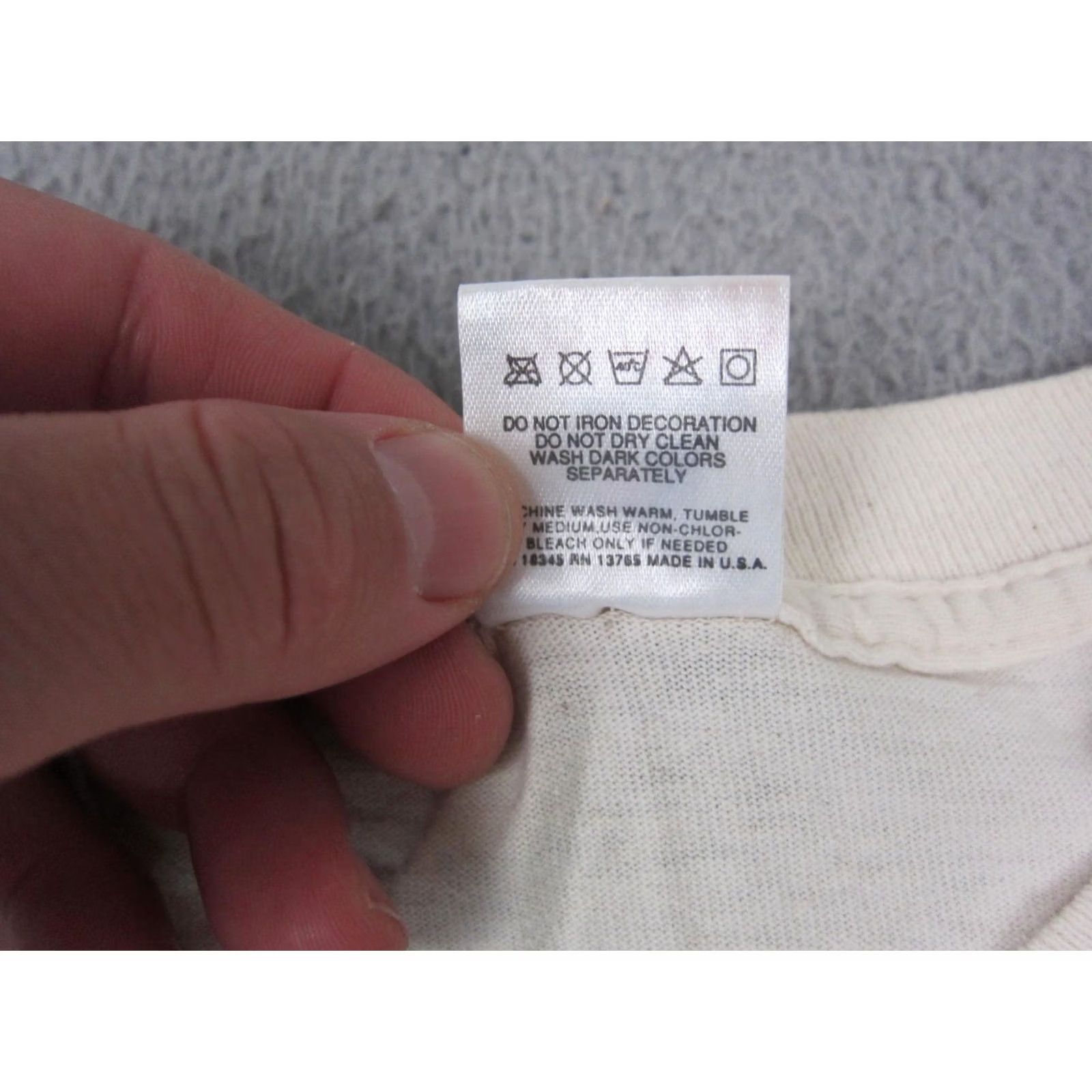 Fruit Of The Loom VINTAGE Fruit of the Loom Shirt Mens L 90s Ivory Crew Neck Short Sleeve Cotton Jersey Size US L / EU 52-54 / 3 - 7 Thumbnail