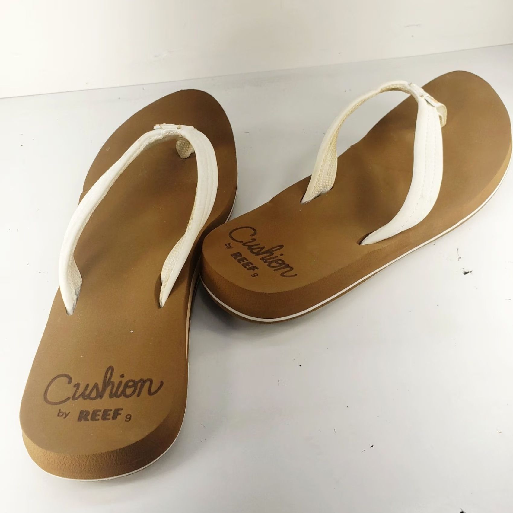 REEF Reef Flip-Flop Sandal Women's 9 White Straps Brown Soles Cushioned Comfort Slip On Summer Beach Size US 9 / IT 39 - 6 Thumbnail