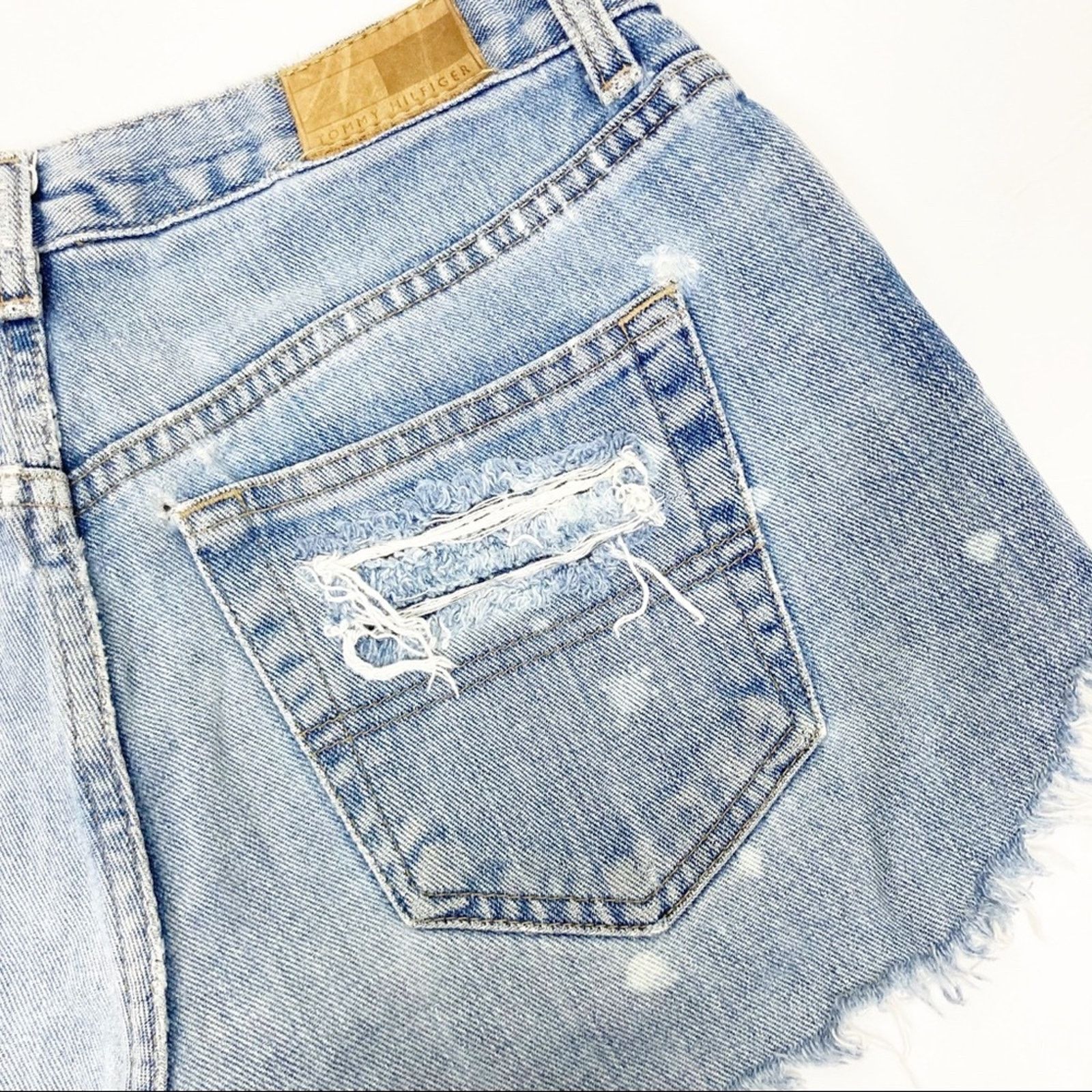 Tommy Hilfiger Vintage Tommy Hilfiger Cut Off Distressed Jean Shorts Sz 29 Size 29" - 8 Thumbnail