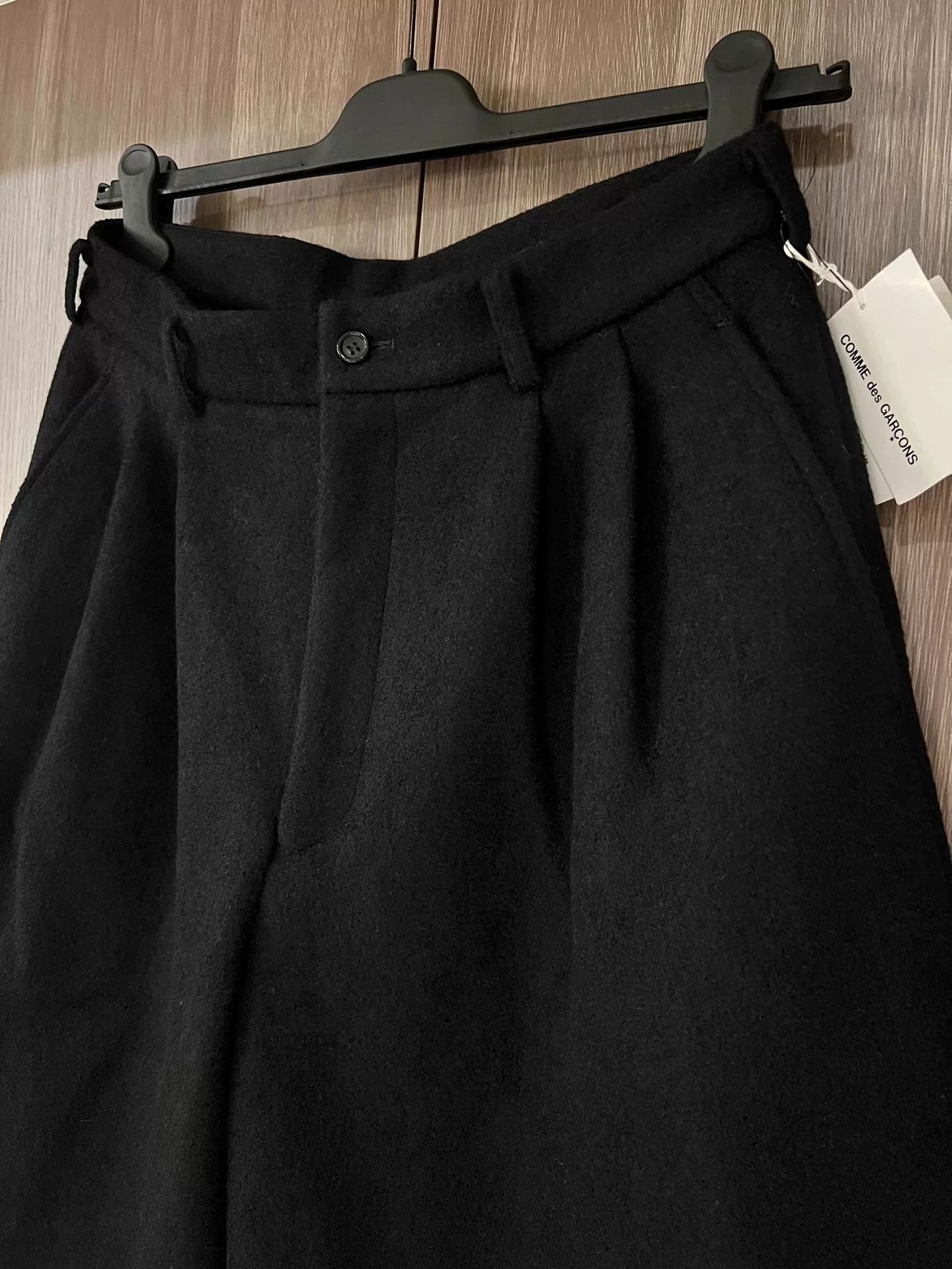 Comme des Garcons Women's CDG 2020 Wool Tweed Pleated Loose Shorts S Size US 29 - 3 Thumbnail
