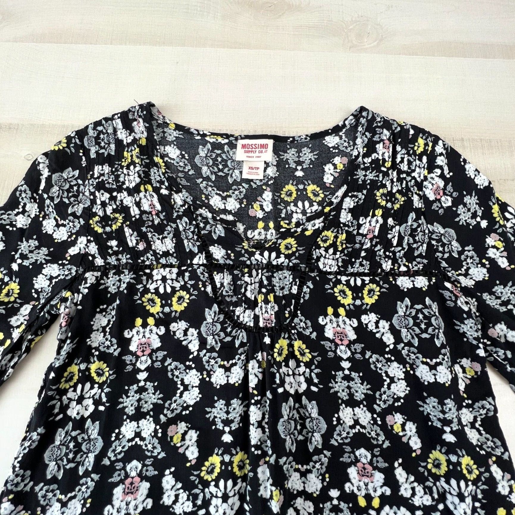 Mossimo Mossimo Women's XS Black Floral Peasant Blouse 3/4 Sleeves Top Size XS / US 0-2 / IT 36-38 - 3 Thumbnail