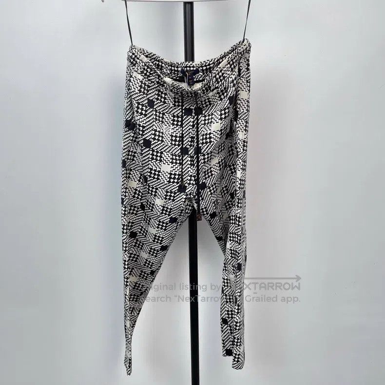 Louis Vuitton Louis Vuitton Black and white plaid trousers Size US 36 / EU 52 - 1 Thumbnail