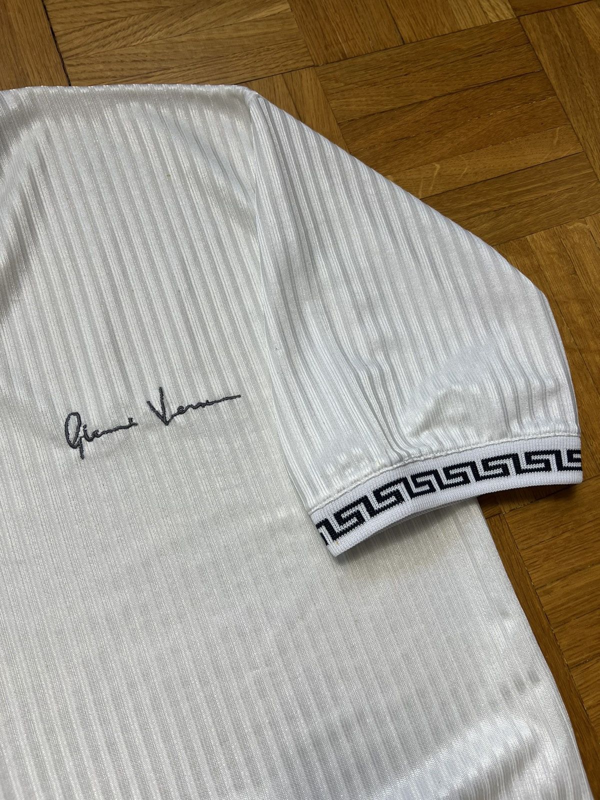 Versace Jeans Couture × Vintage Baggy Tshirt Versace Jeans Couture Vintage 90’s White Size US XL / EU 56 / 4 - 2 Thumbnail