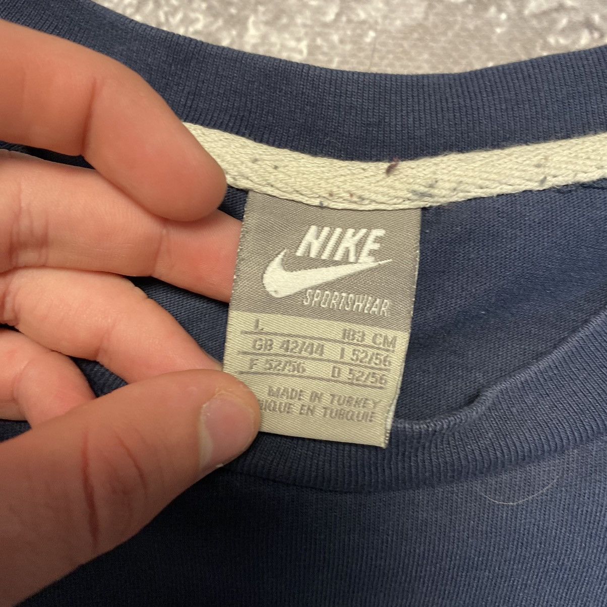 Vintage Vintage Nike Swoosh Big Logo 2000’s Grey tag tee Size US L / EU 52-54 / 3 - 7 Thumbnail