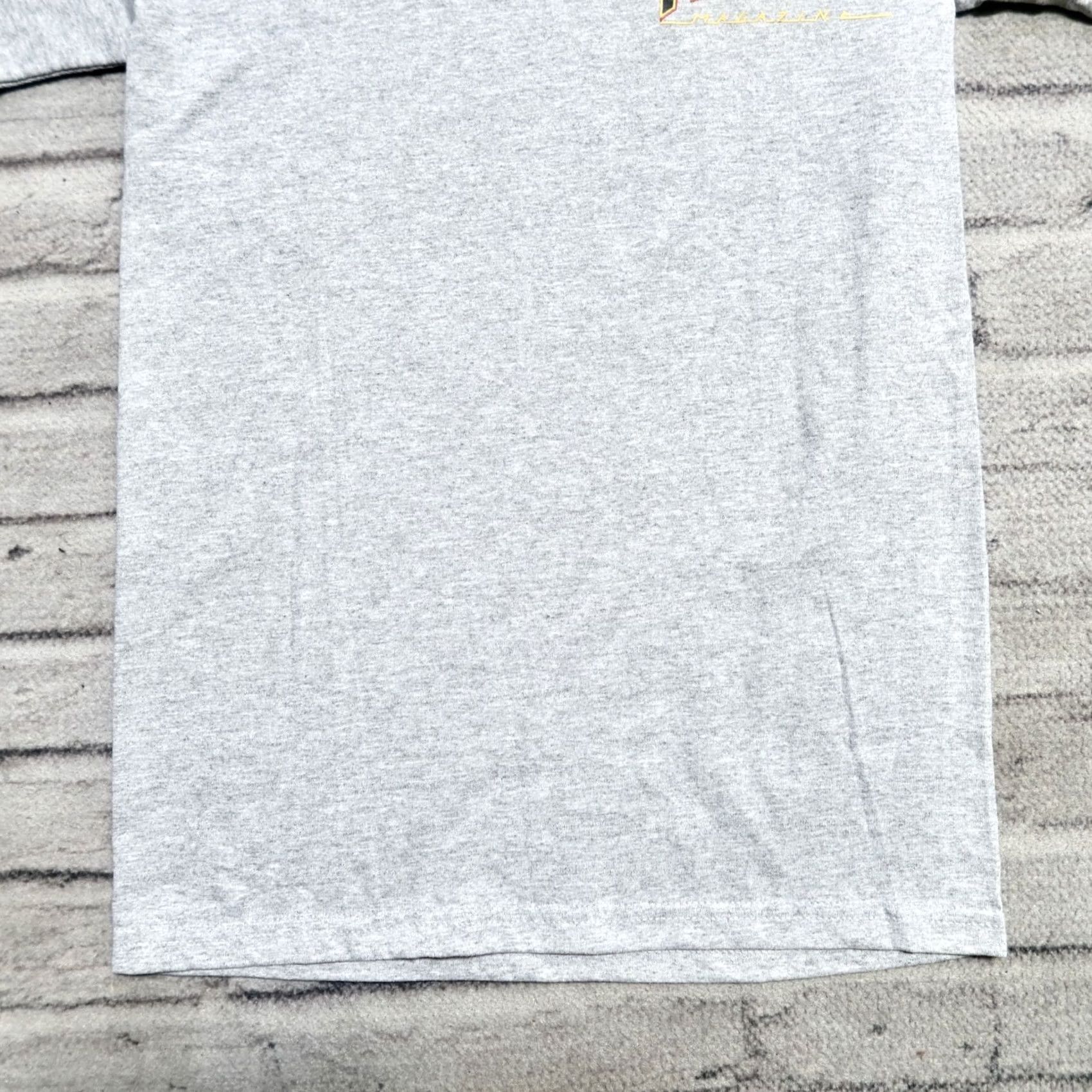 Vintage THR Graffiti Shirt Men T-Shirt Size S Heather Size US S / EU 44-46 / 1 - 3 Thumbnail