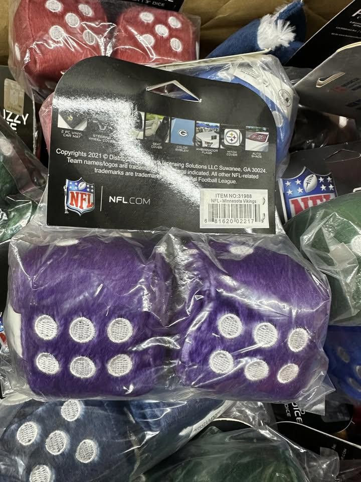 Designer Minnesota Vikings Fuzzy Dice New NFL (1) Size ONE SIZE - 3 Thumbnail